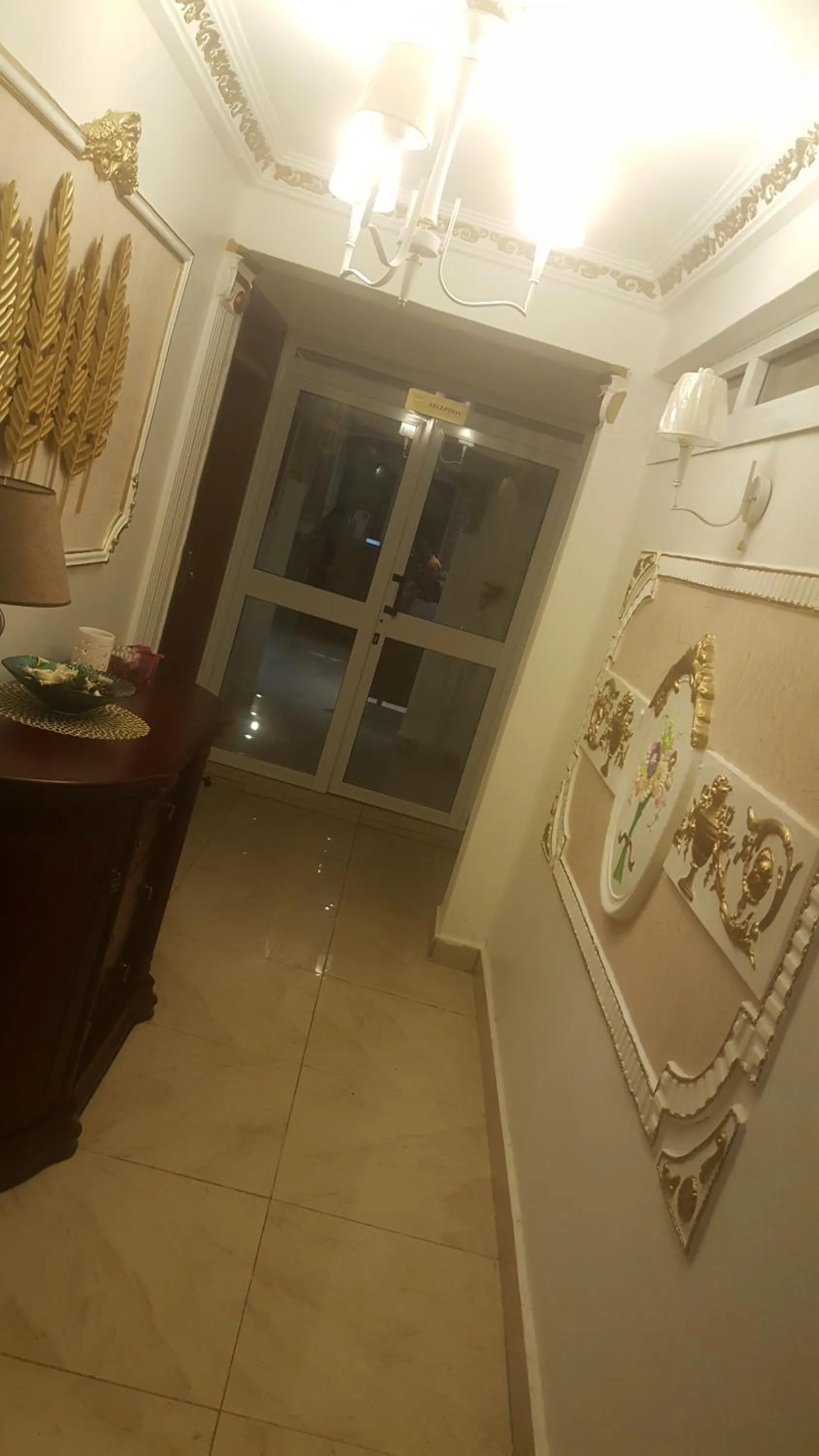 Lobby or reception in Résidences hôtelières Micheline et Emile BASTOS