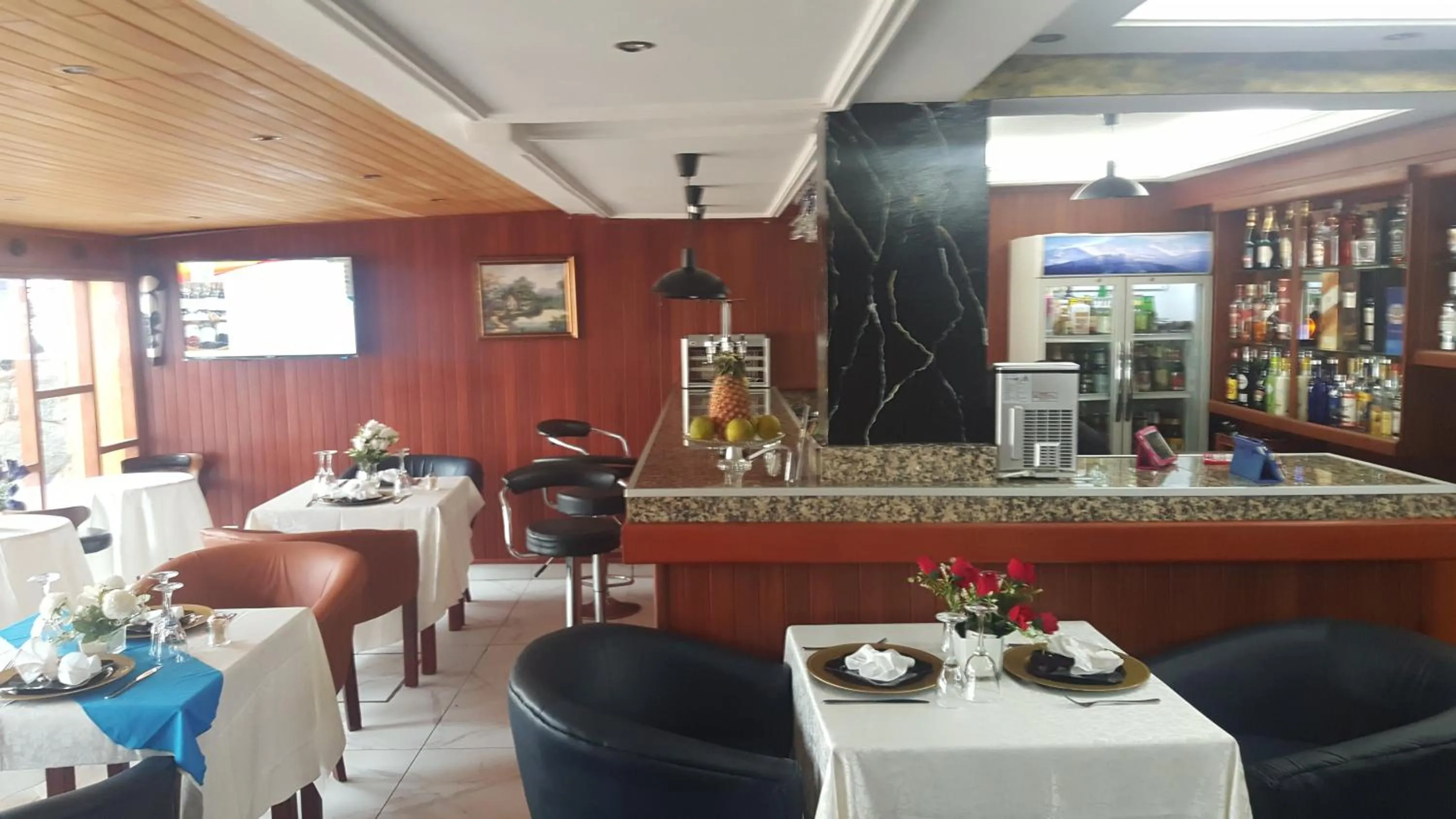 Restaurant/places to eat in Résidences hôtelières Micheline et Emile BASTOS