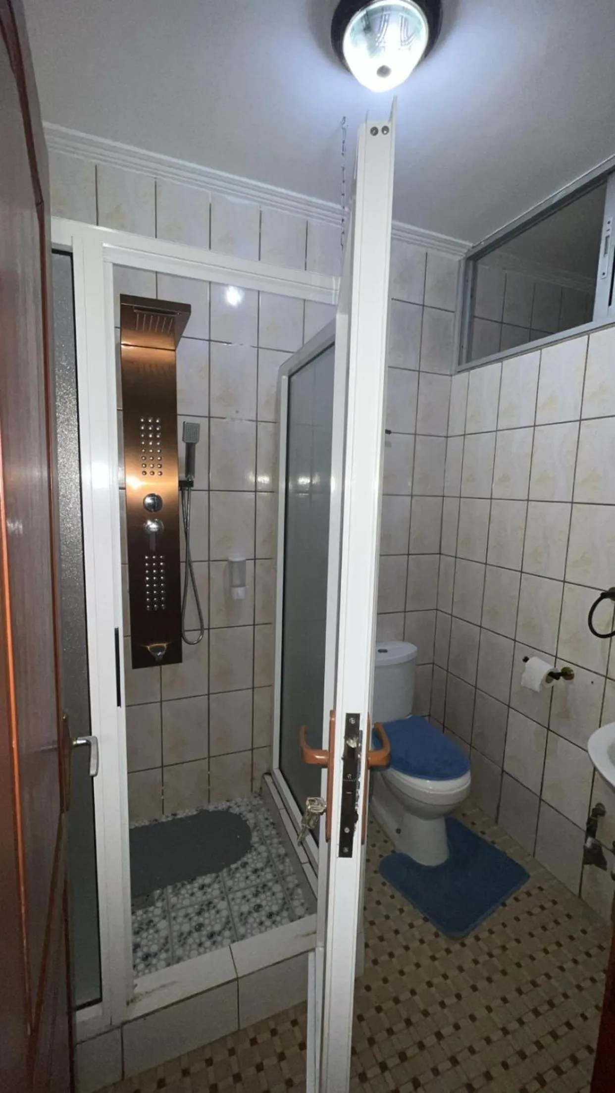 Bathroom in Résidences hôtelières Micheline et Emile BASTOS