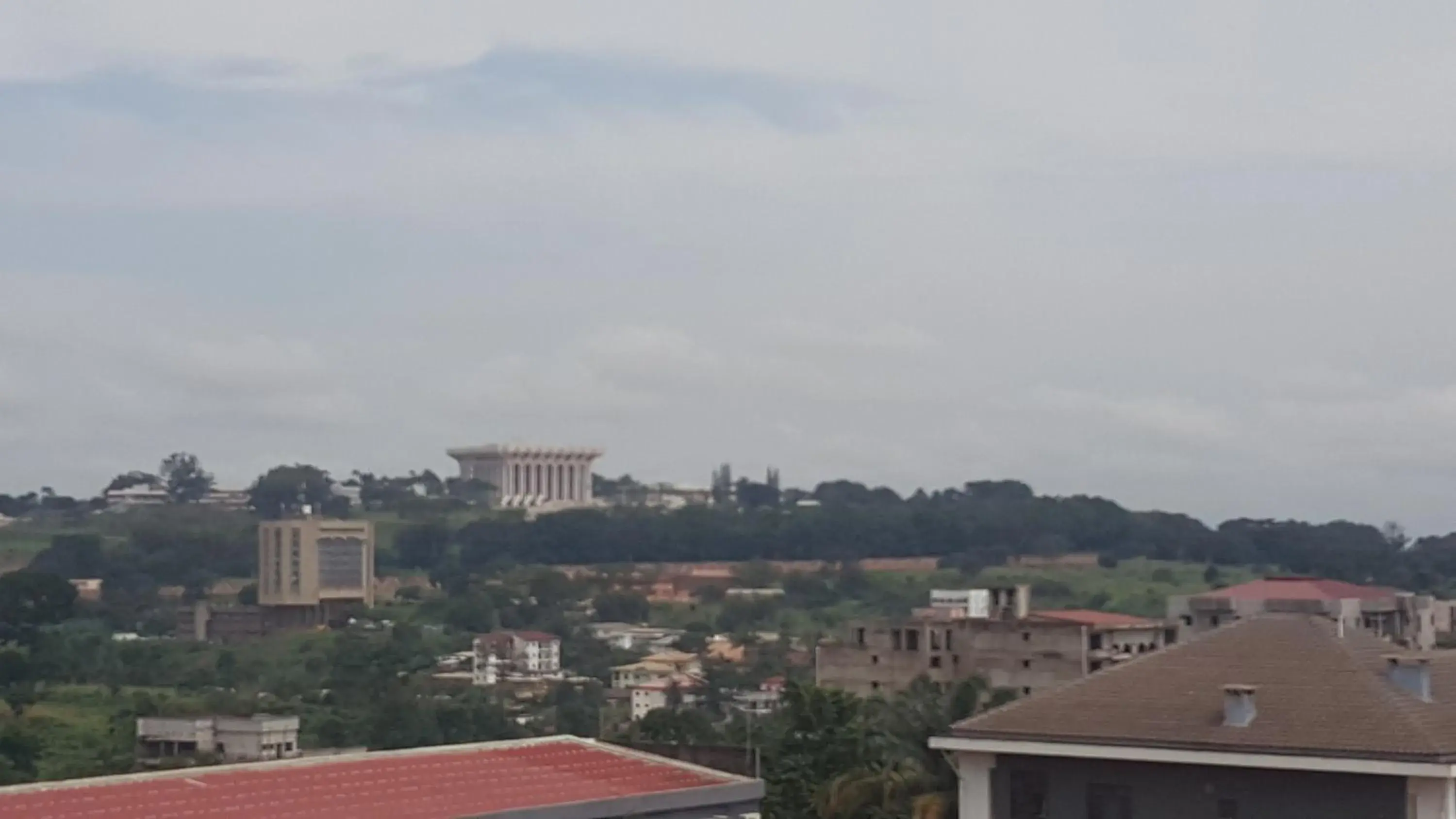 Deluxe Double Room with Bath in Résidences hôtelières Micheline et Emile BASTOS Deluxe Double Room with Bath in Résidences hôtelières Micheline et Emile BASTOS