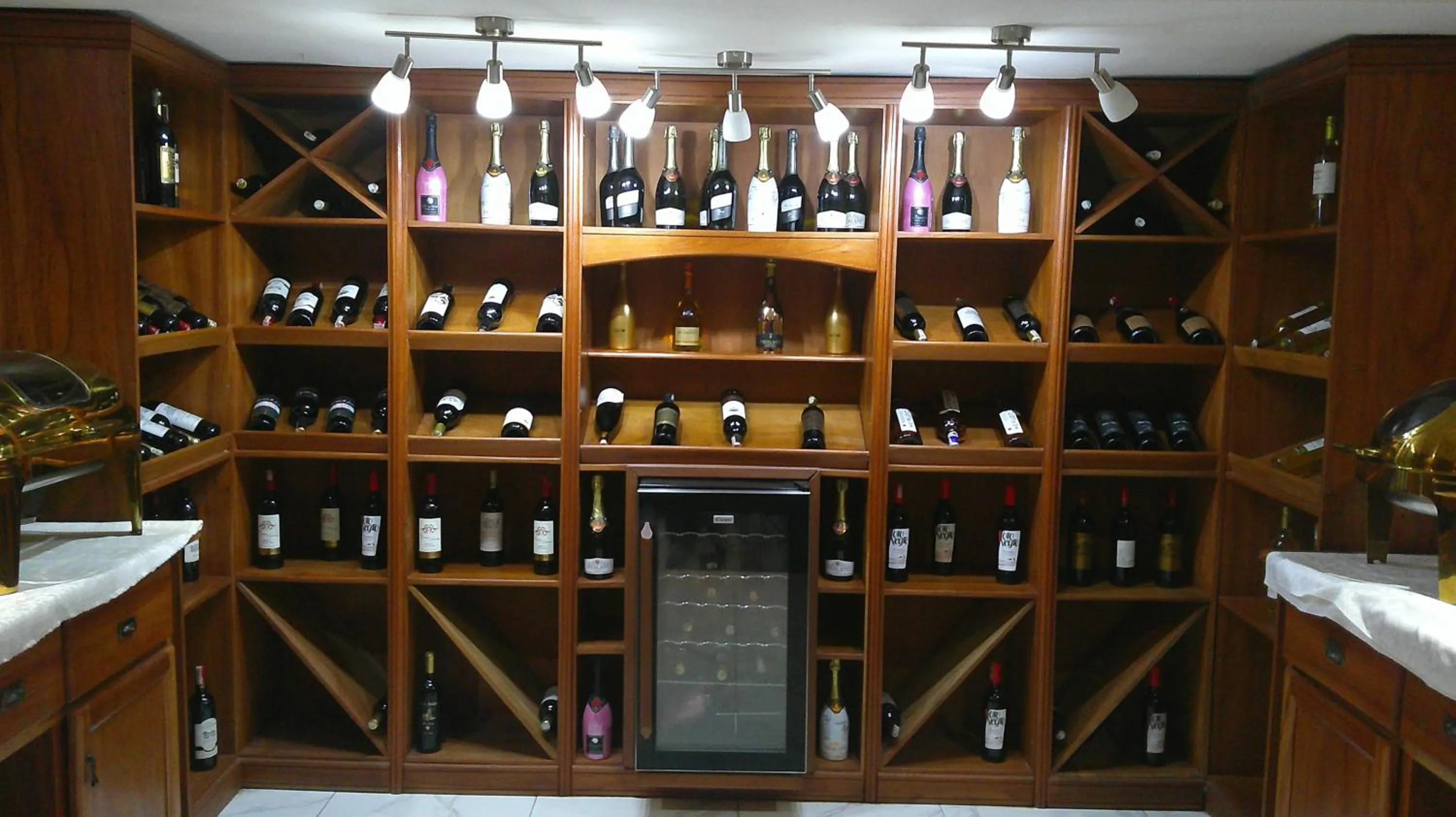 Restaurant/places to eat in Résidences hôtelières Micheline et Emile BASTOS