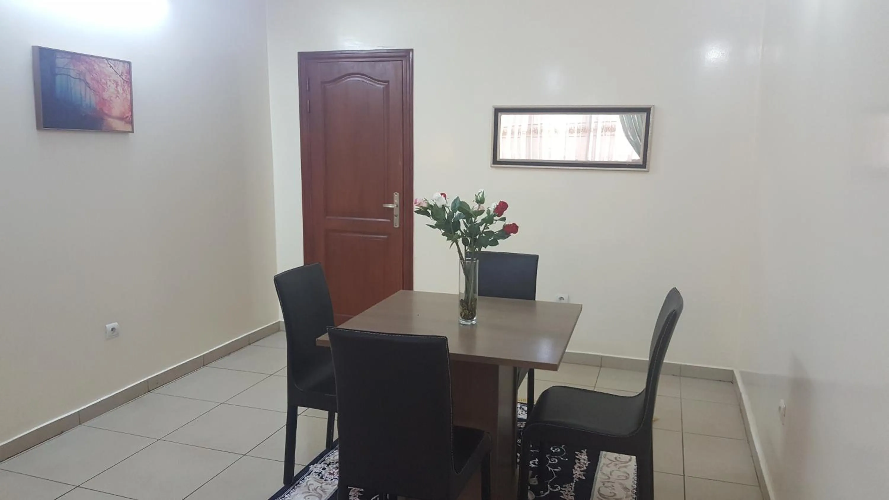 Dining area in Résidences hôtelières Micheline et Emile BASTOS