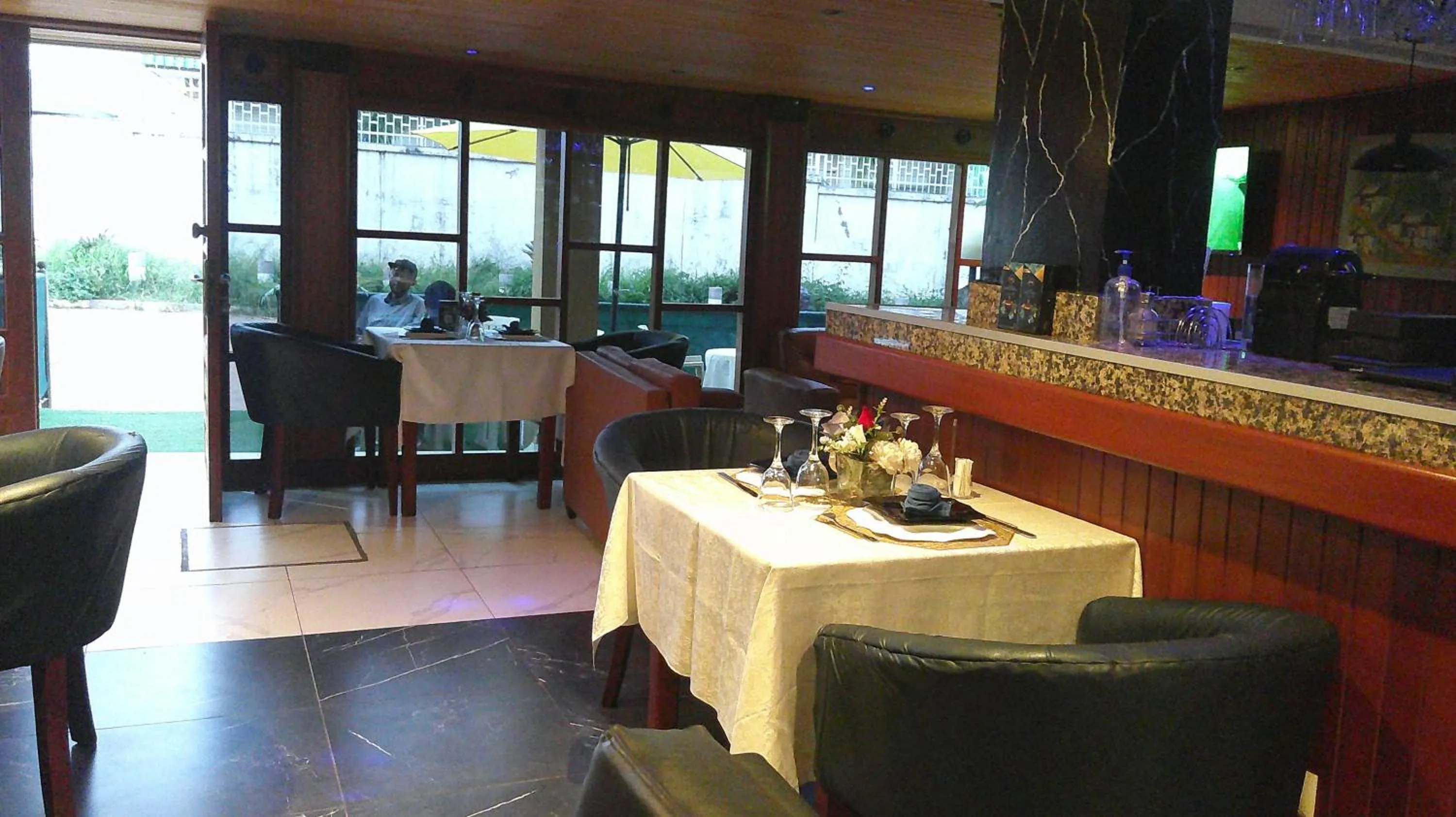 Restaurant/places to eat in Résidences hôtelières Micheline et Emile BASTOS