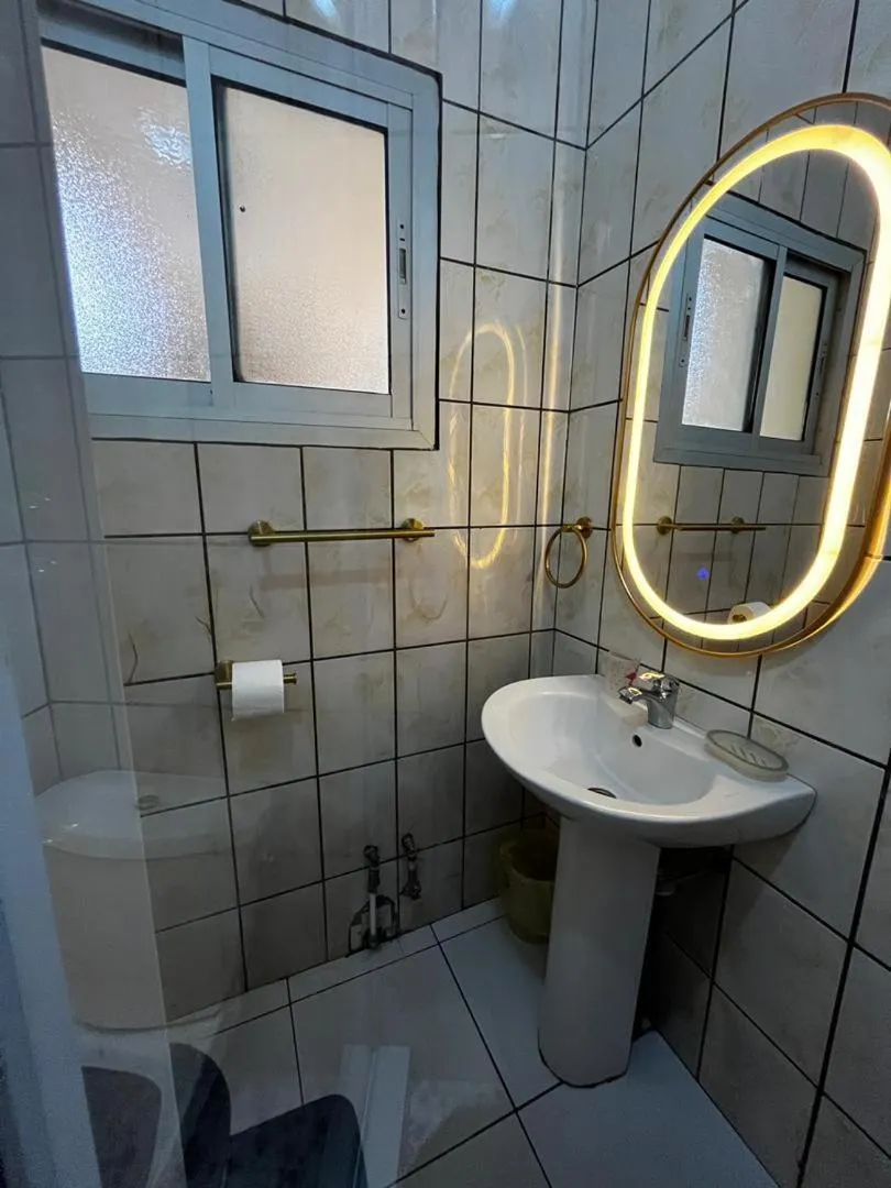 Bathroom in Résidences hôtelières Micheline et Emile BASTOS