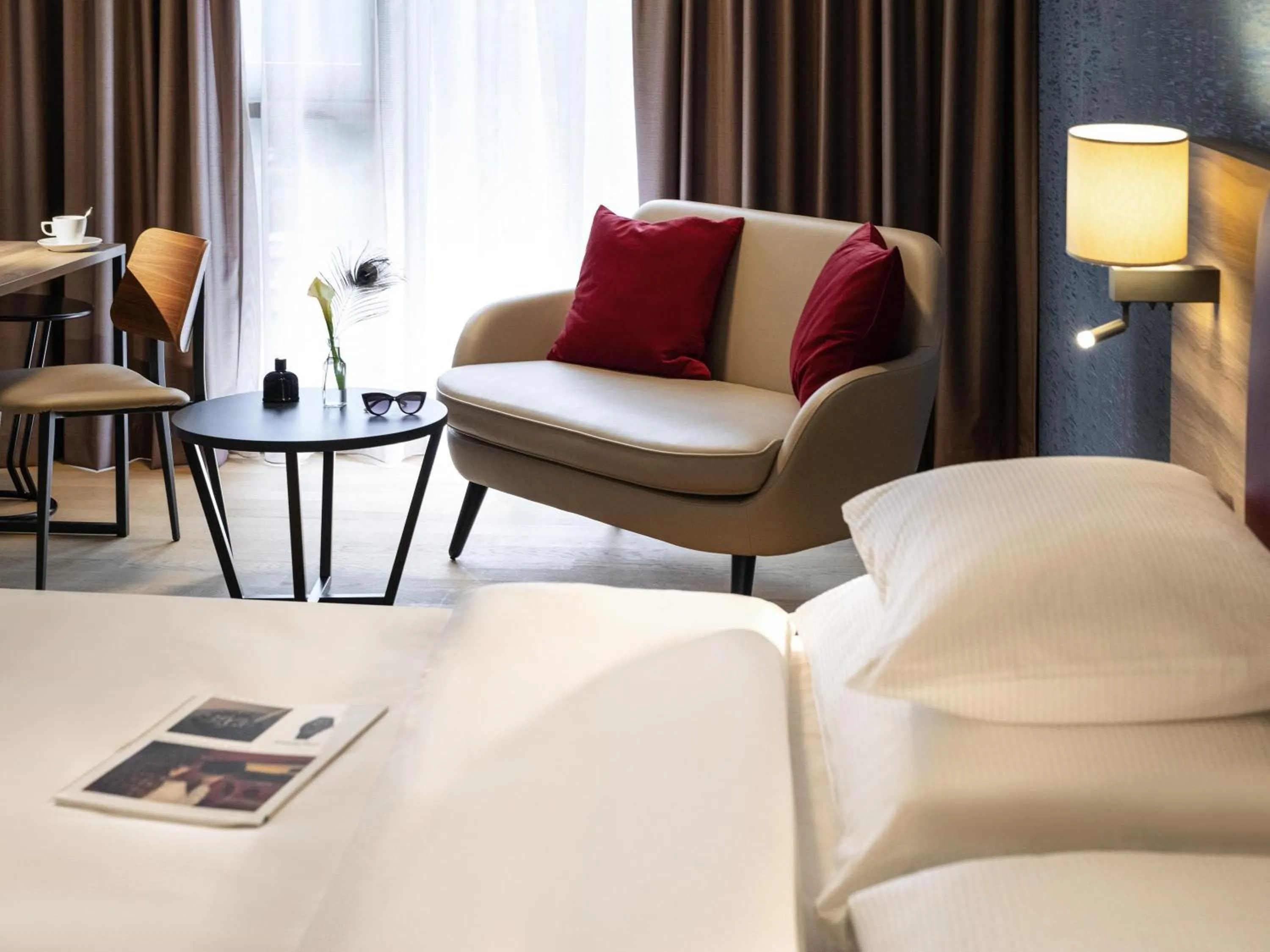 Bed in Mercure Geneva Airport