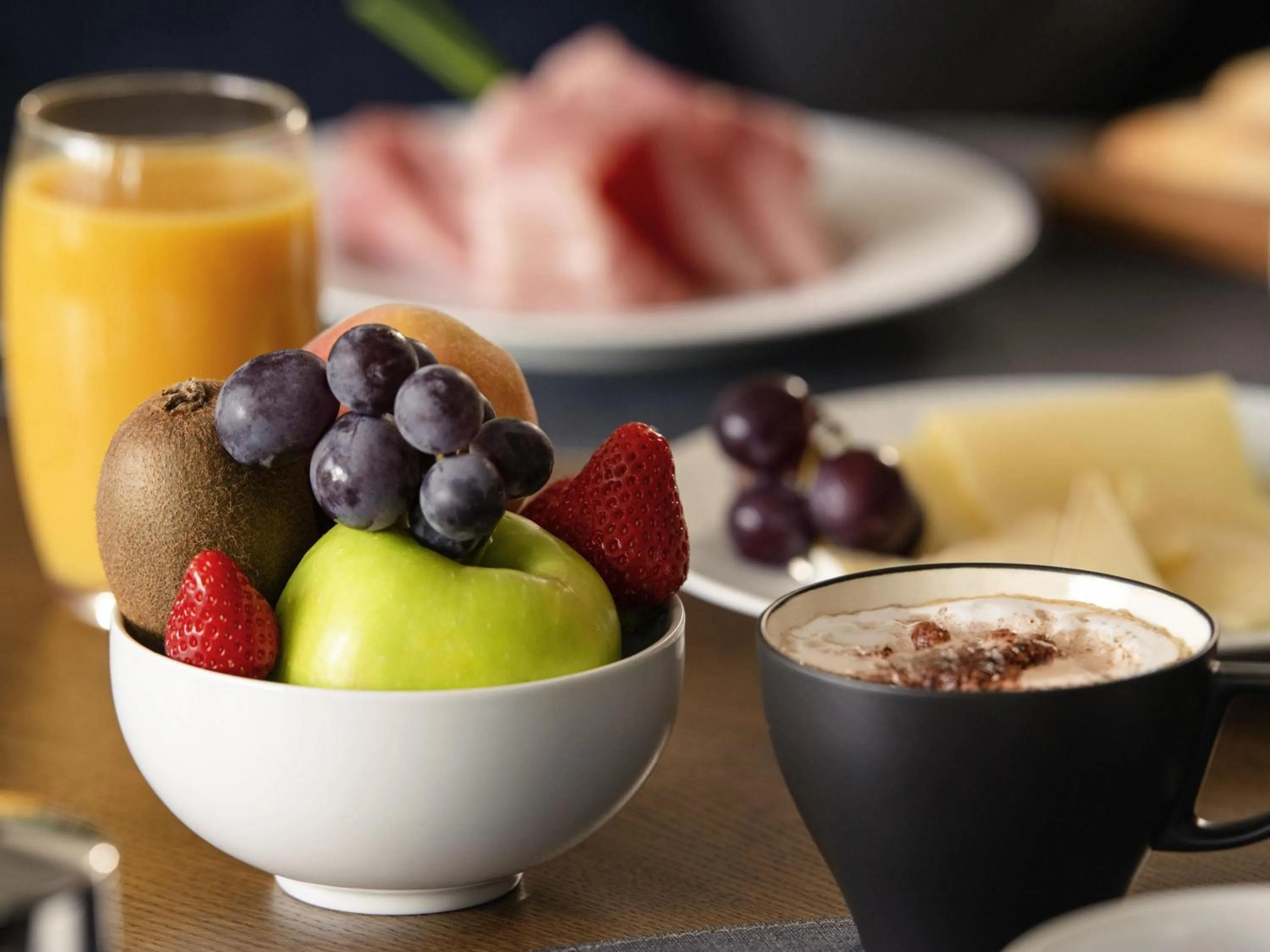 Food and drinks in Mercure Geneva Airport