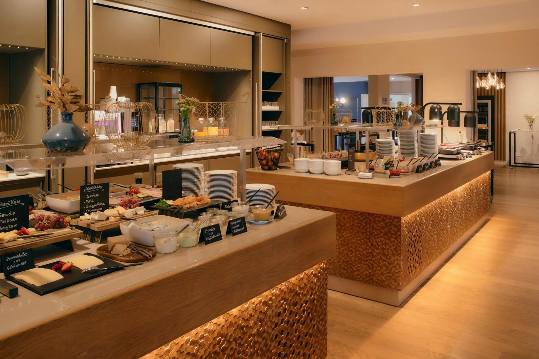 Breakfast in Aparthotel Treudelberg Hamburg