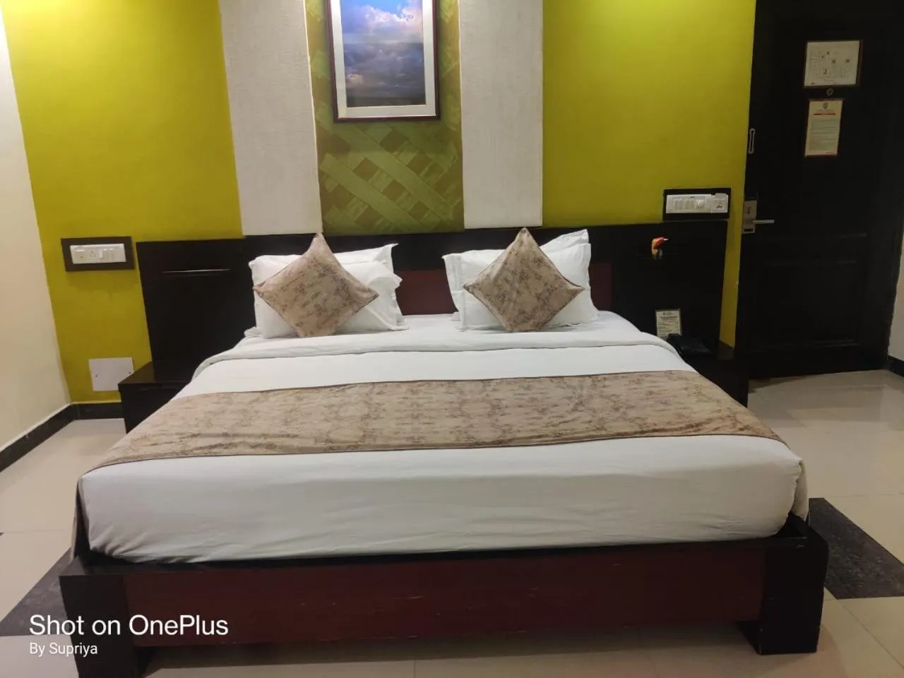Bed in Hotel Pushpak