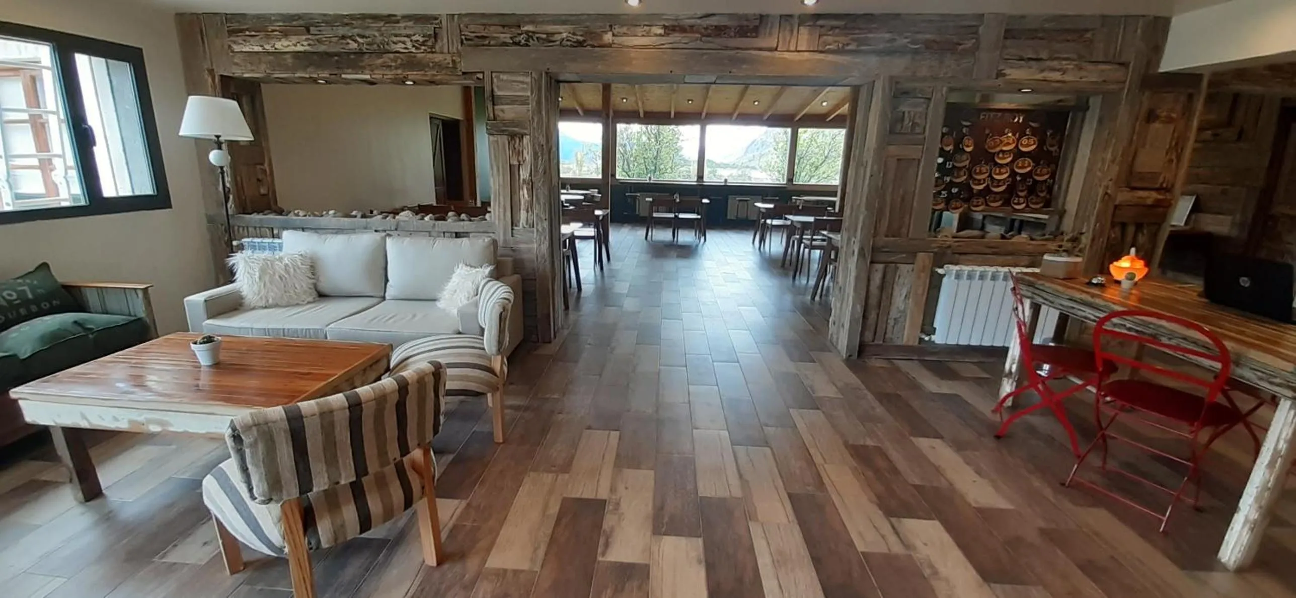 Lobby or reception in Fitz Roy Hostería de Montaña - El Chaltén