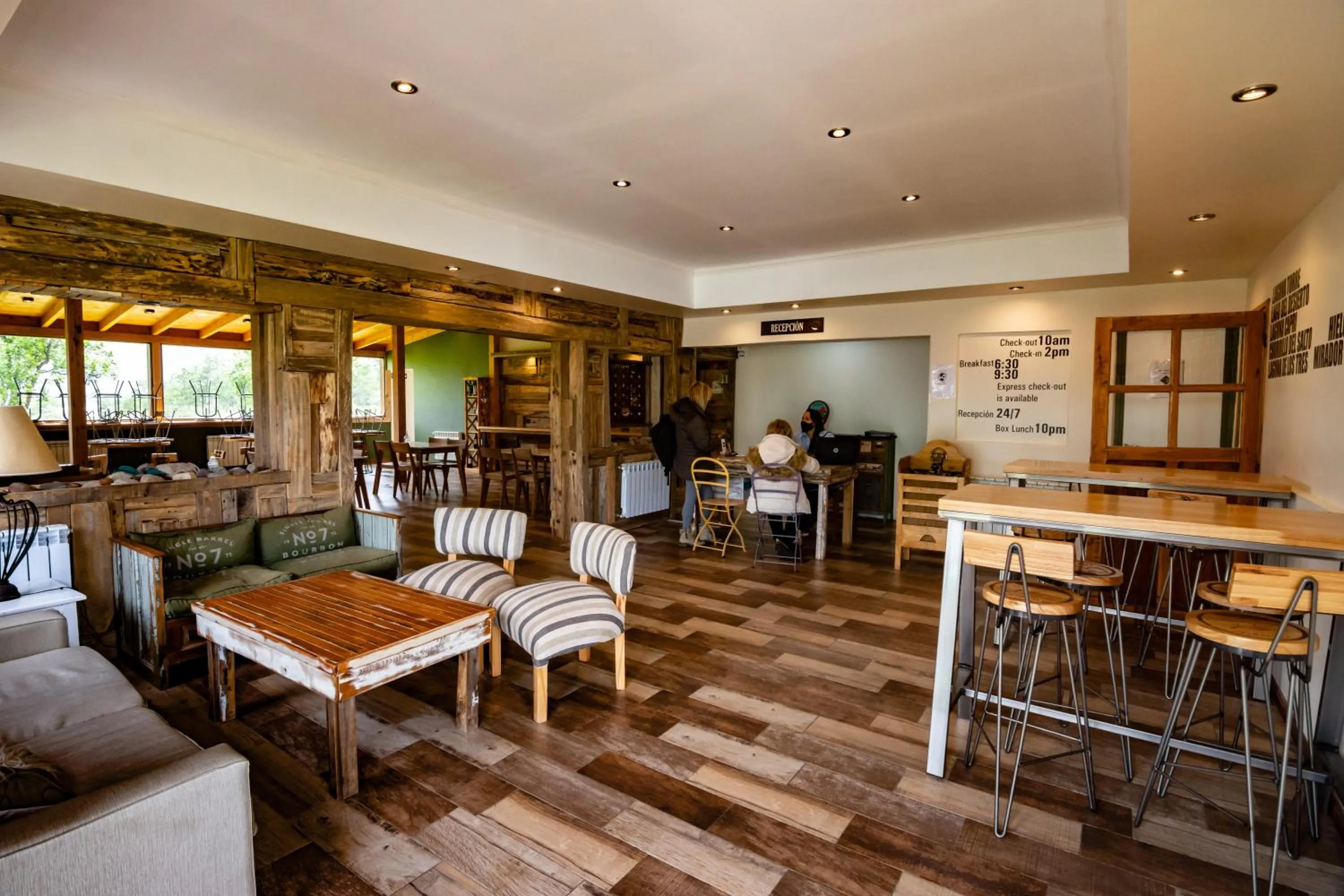 Seating area in Fitz Roy Hostería de Montaña - El Chaltén