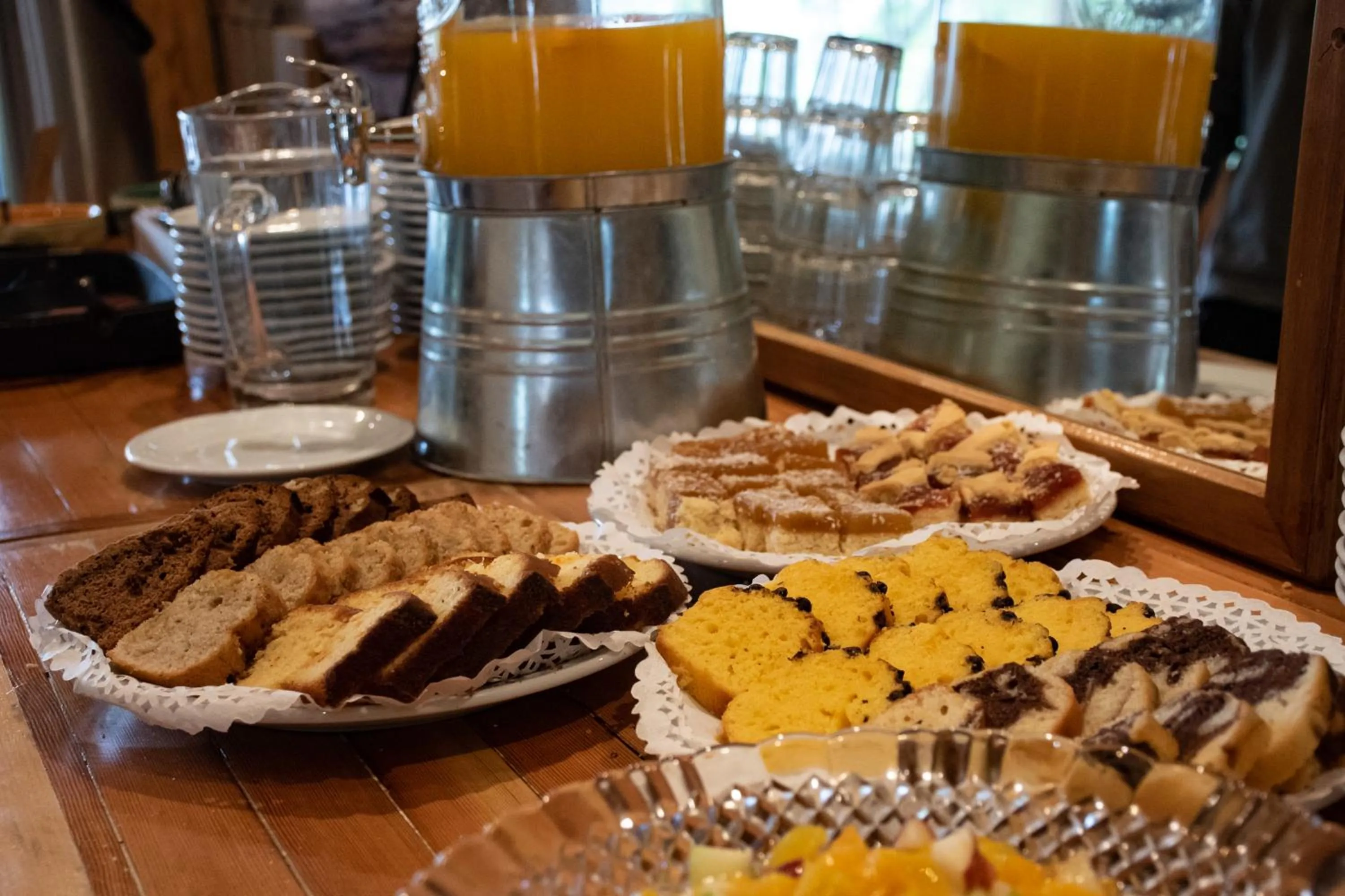 Buffet breakfast in Fitz Roy Hostería de Montaña - El Chaltén