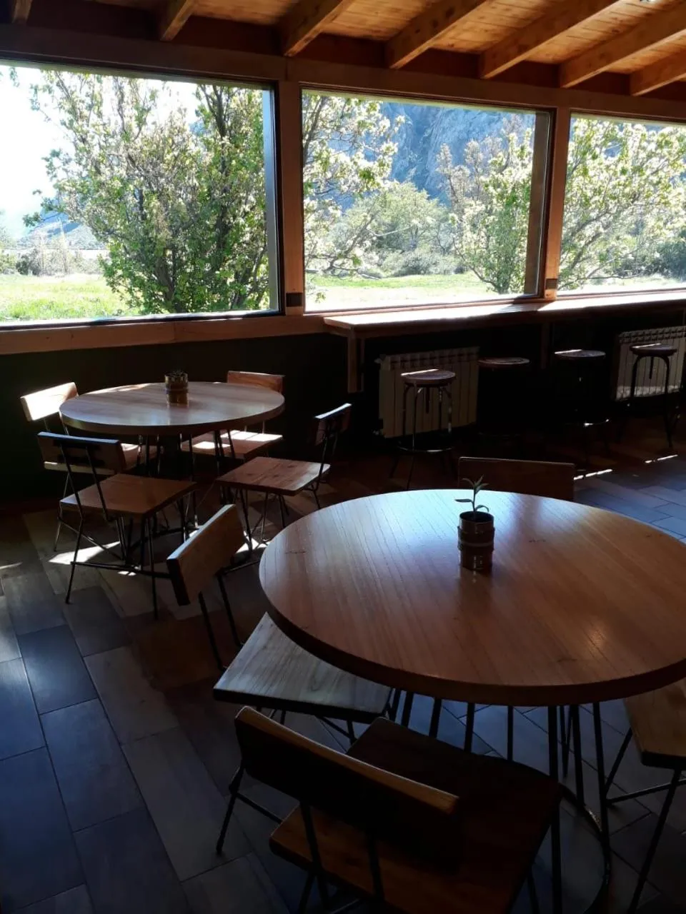 Dining area in Fitz Roy Hostería de Montaña - El Chaltén