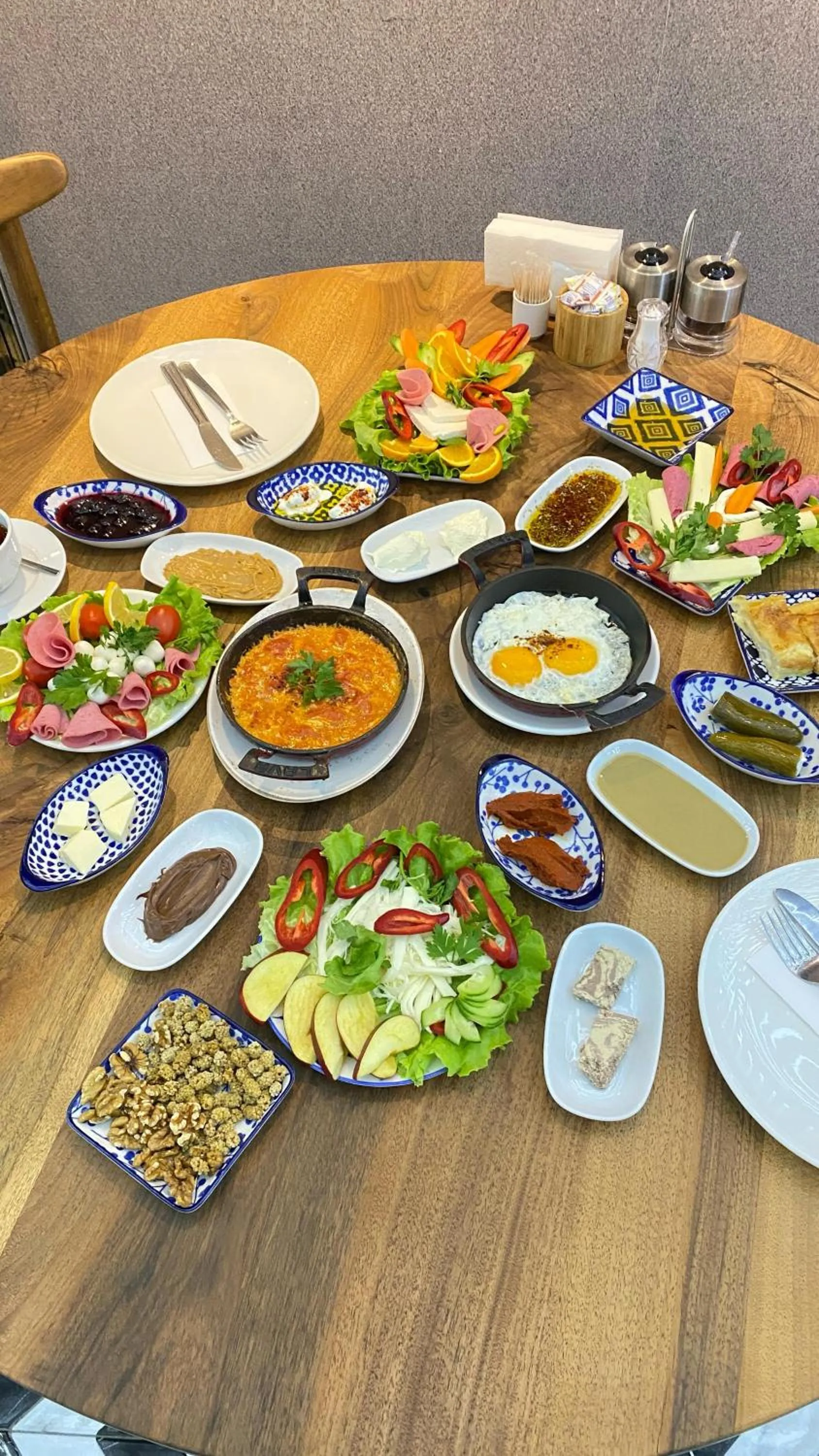 Restaurant/places to eat in The Roomy Hotel Nişantaşı