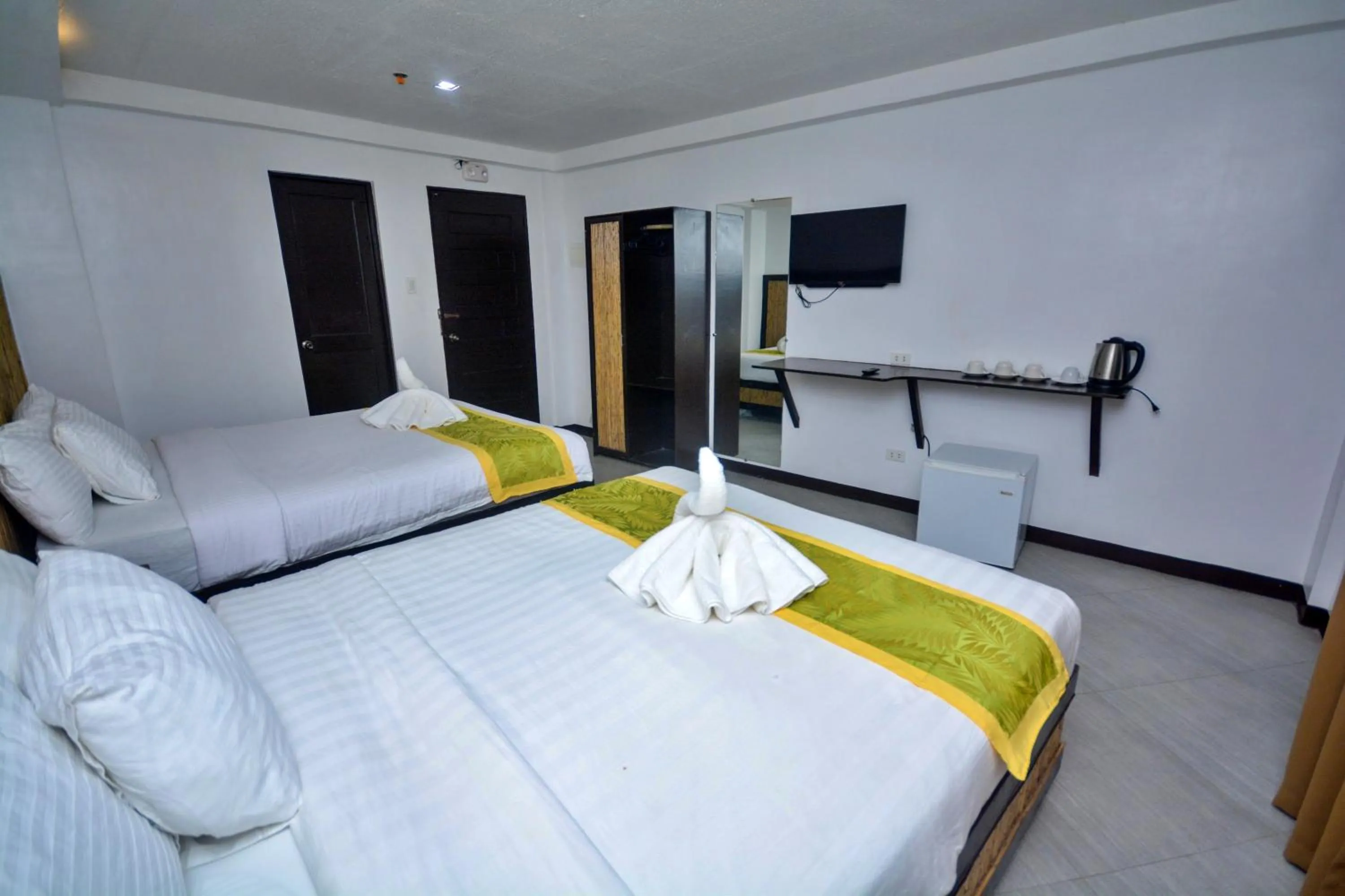 Bedroom, Bed in Bamboo Beach Resort & Restaurant