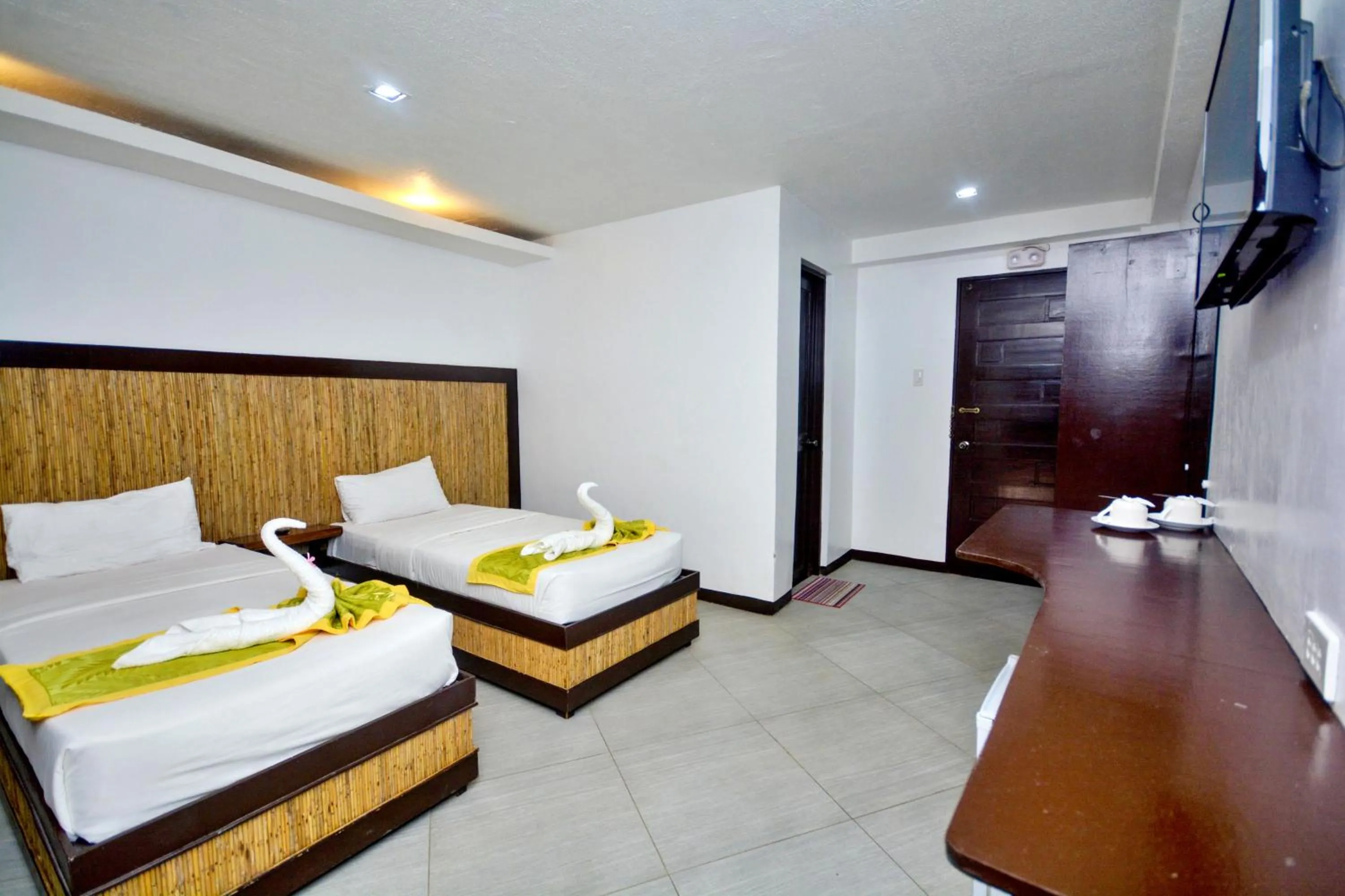 Bed in Bamboo Beach Resort & Restaurant
