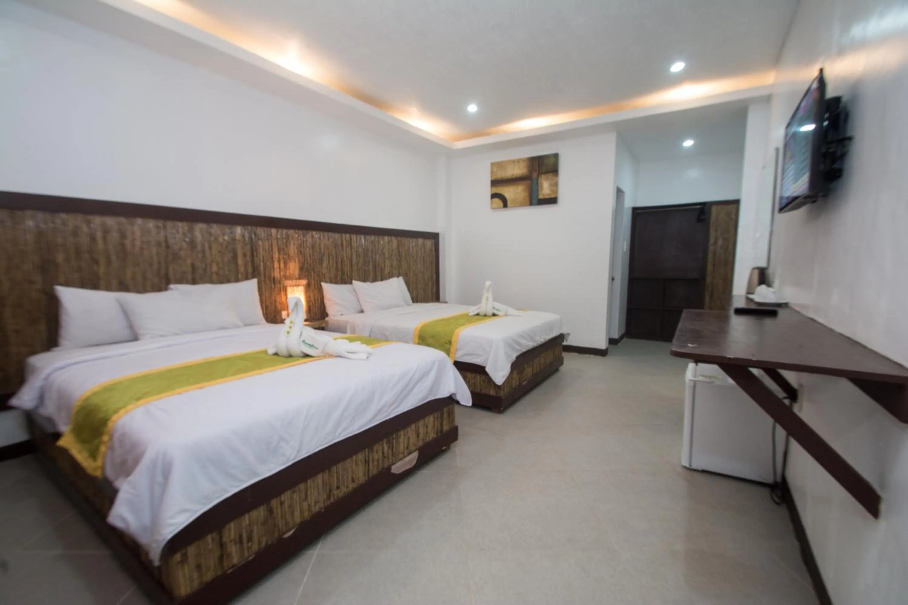 Bed in Bamboo Beach Resort & Restaurant