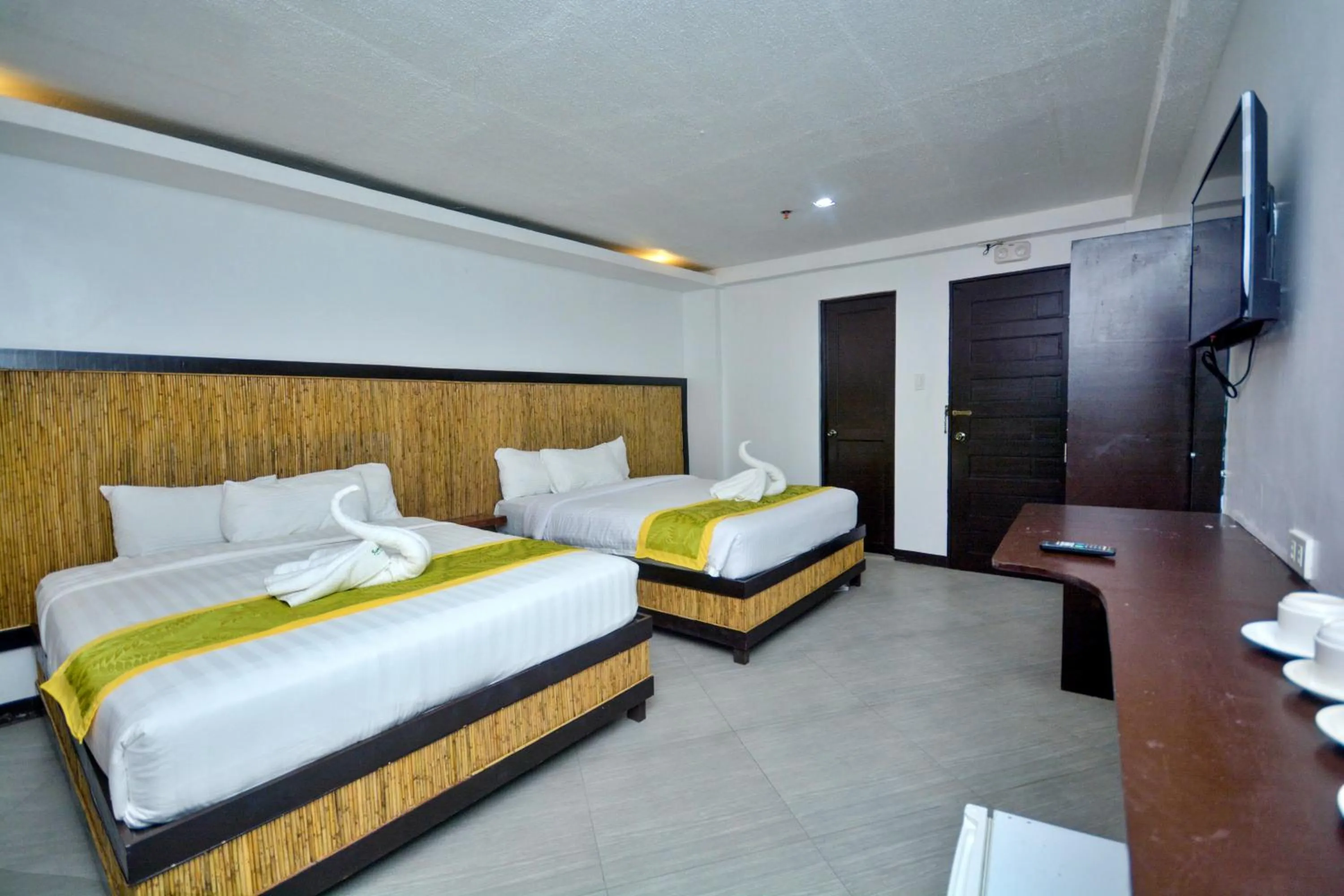 Bed in Bamboo Beach Resort & Restaurant