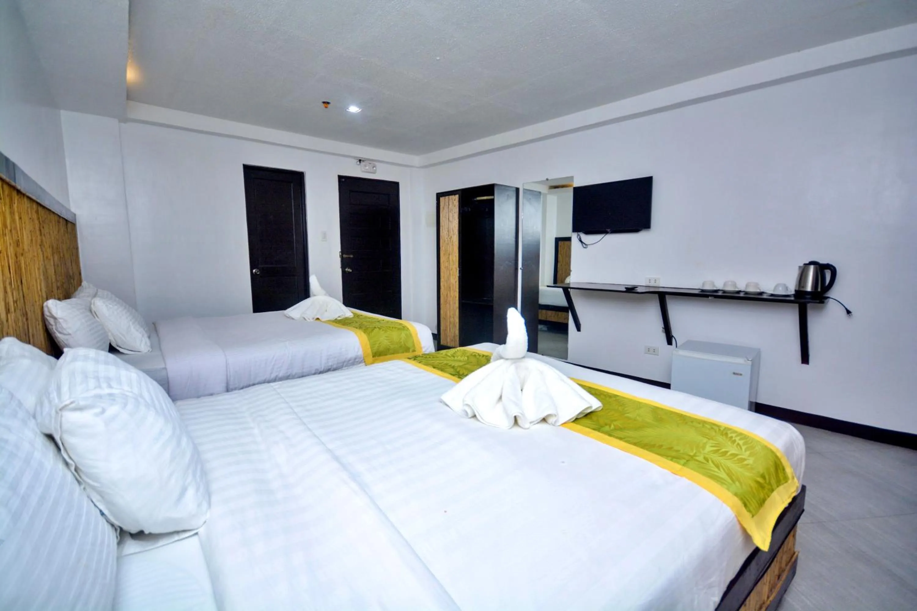 Bedroom, Bed in Bamboo Beach Resort & Restaurant