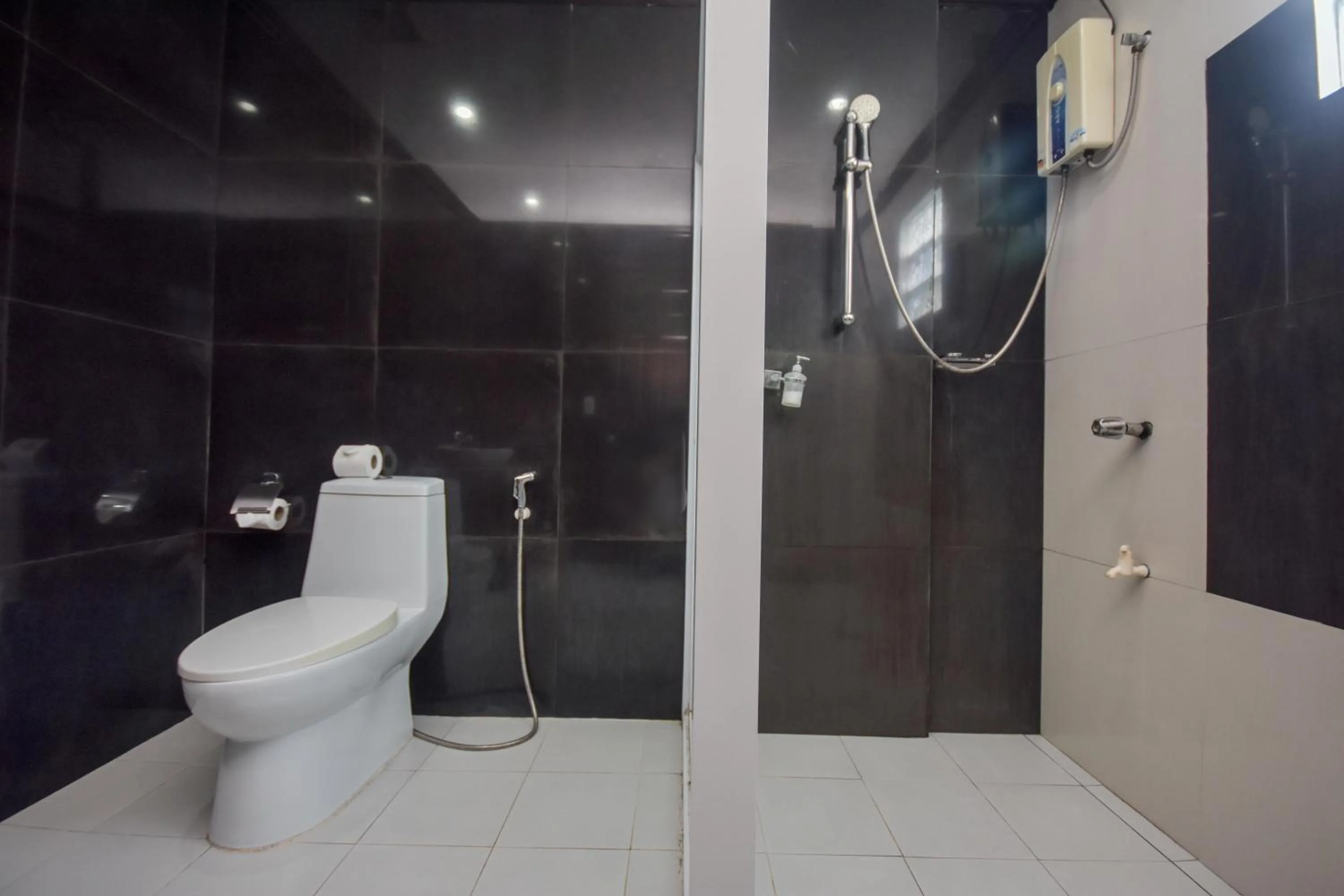 Bathroom in Bamboo Beach Resort & Restaurant
