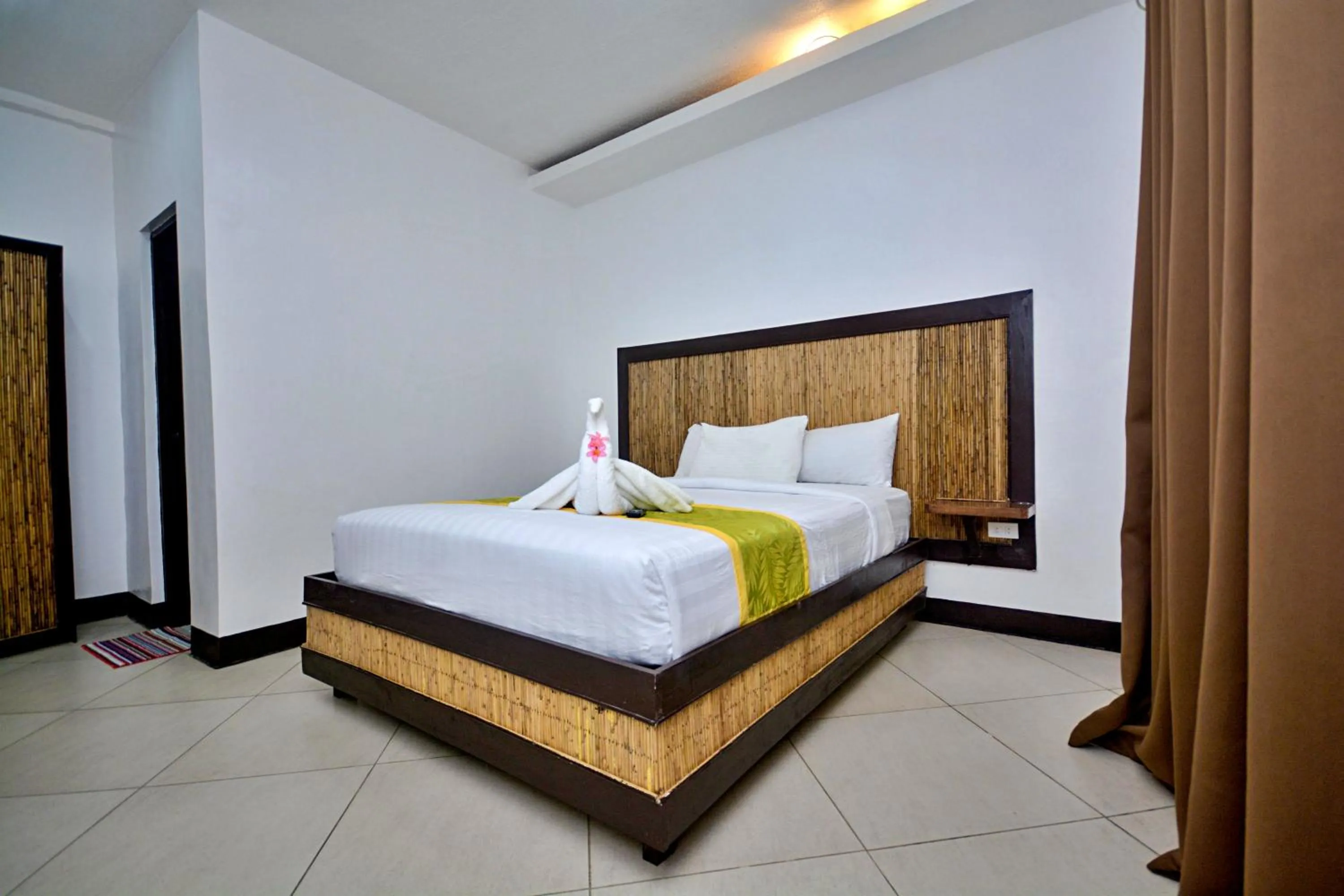 Bedroom, Bed in Bamboo Beach Resort & Restaurant