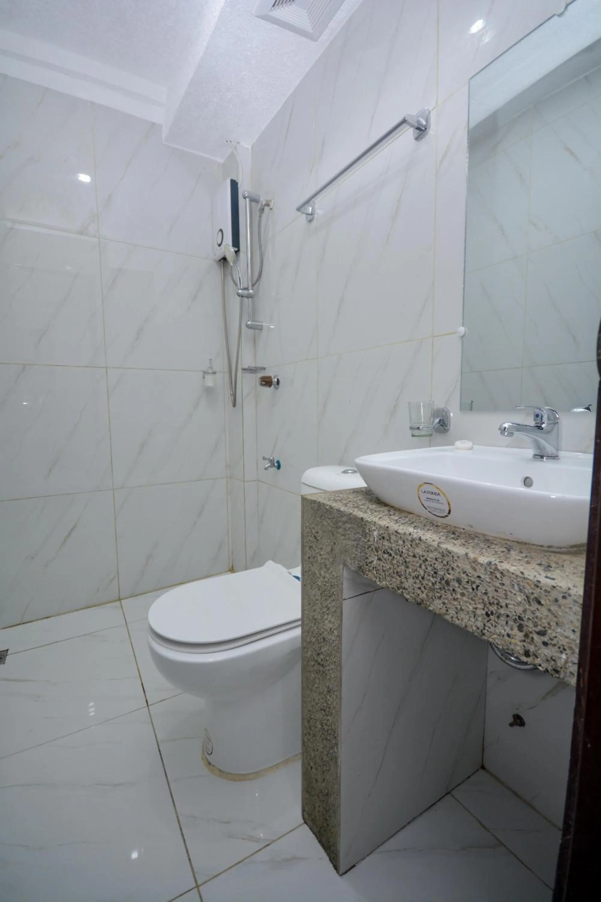 Toilet in Bamboo Beach Resort & Restaurant