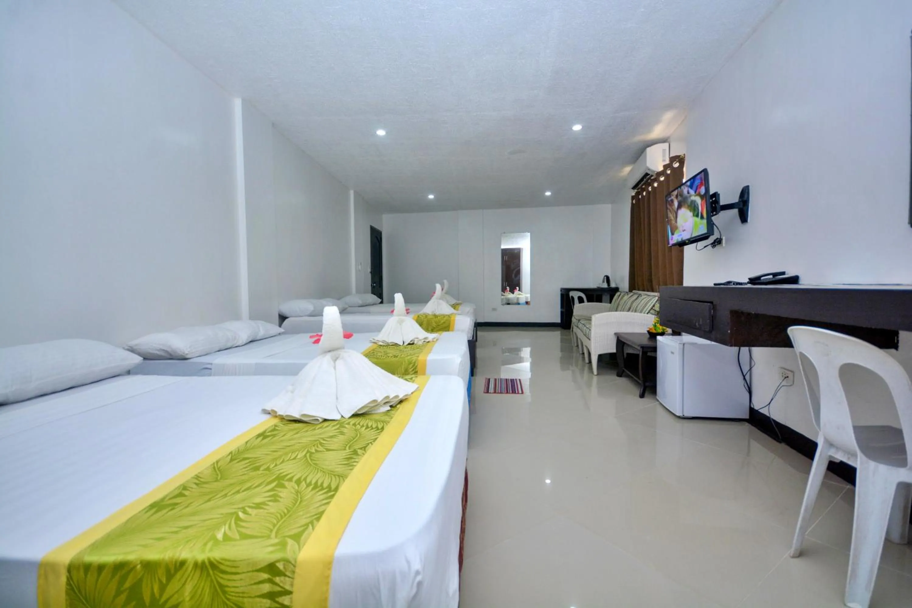 Bed in Bamboo Beach Resort & Restaurant