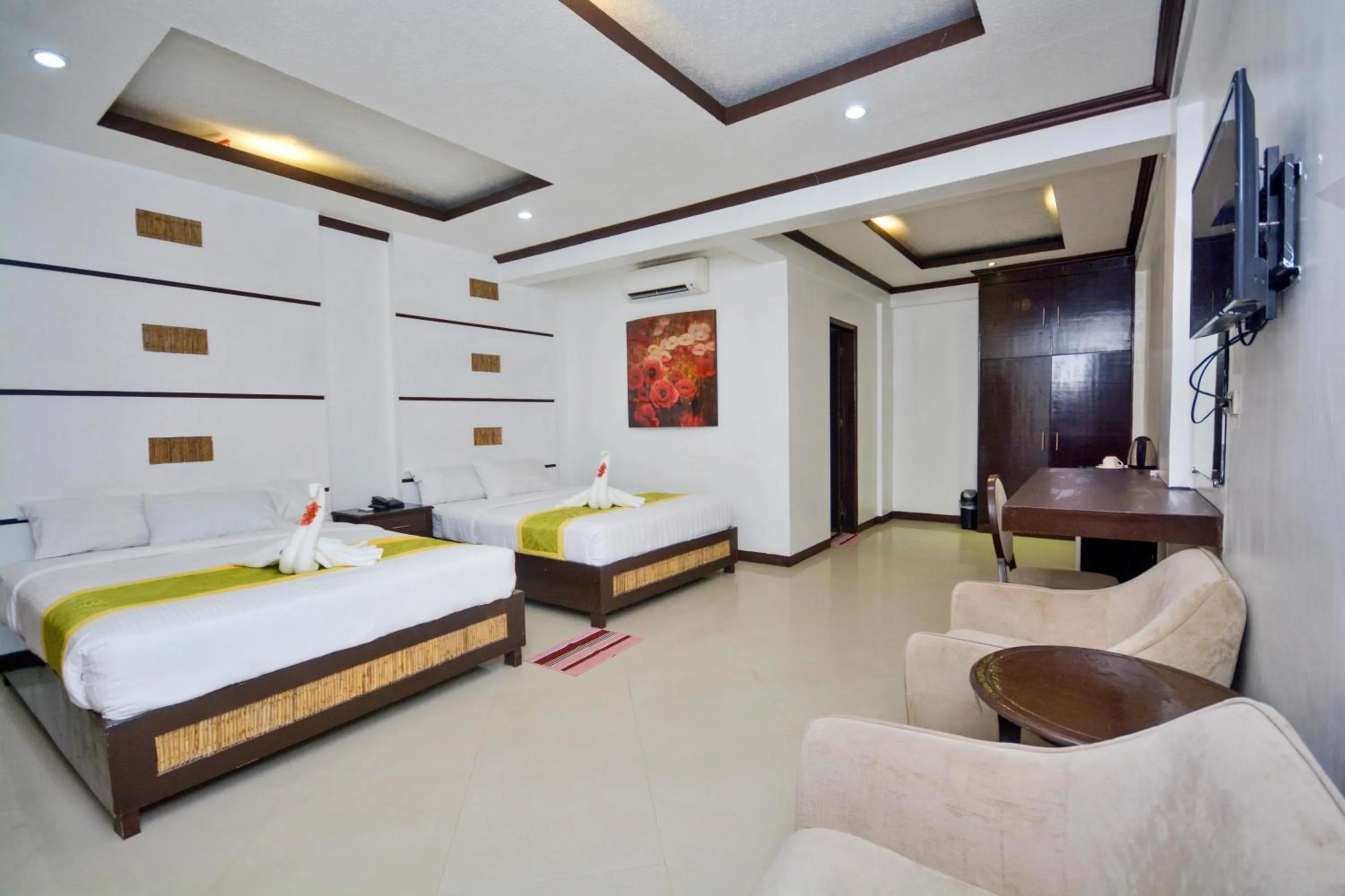 Bed in Bamboo Beach Resort & Restaurant