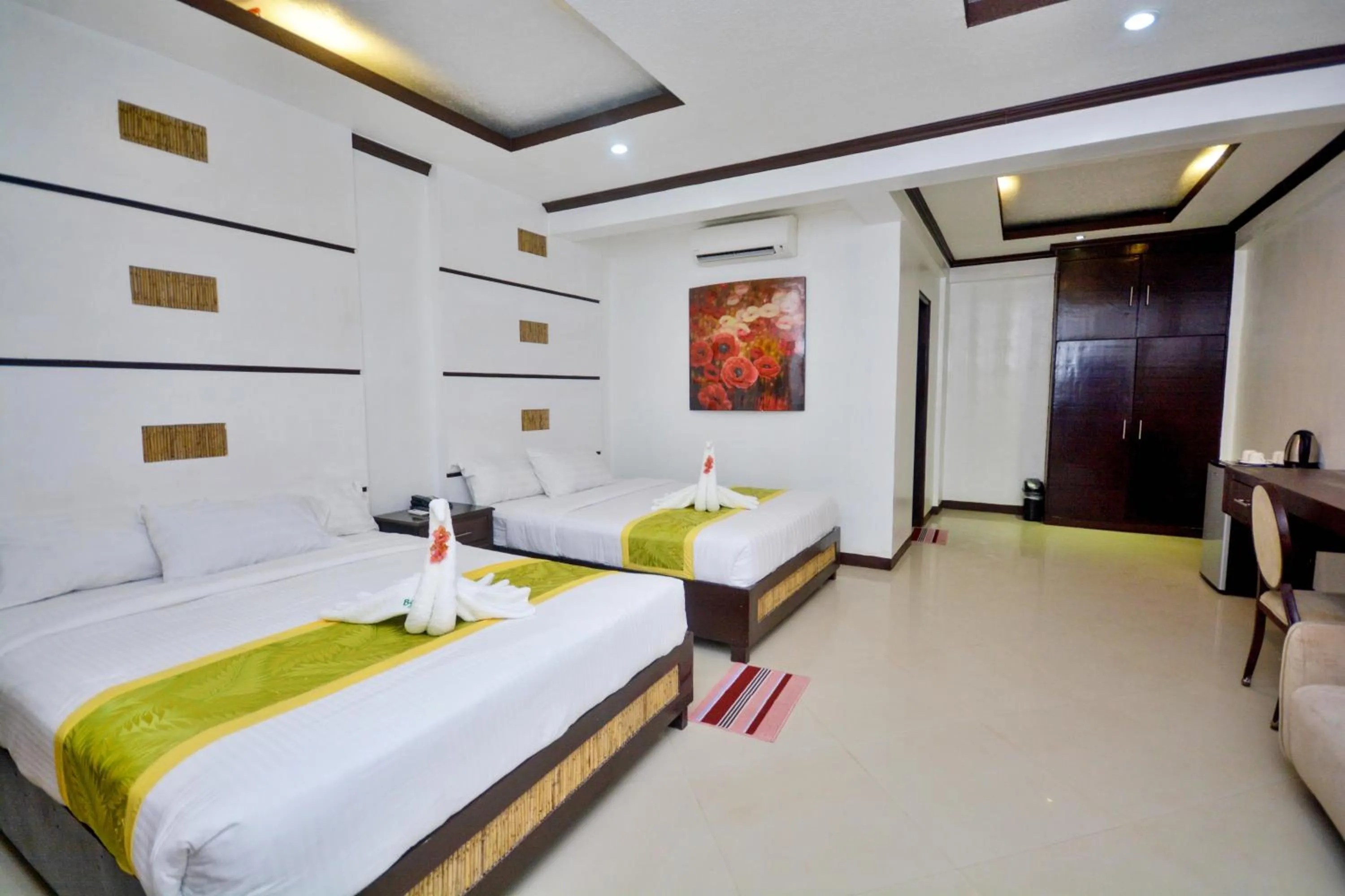 Bed in Bamboo Beach Resort & Restaurant