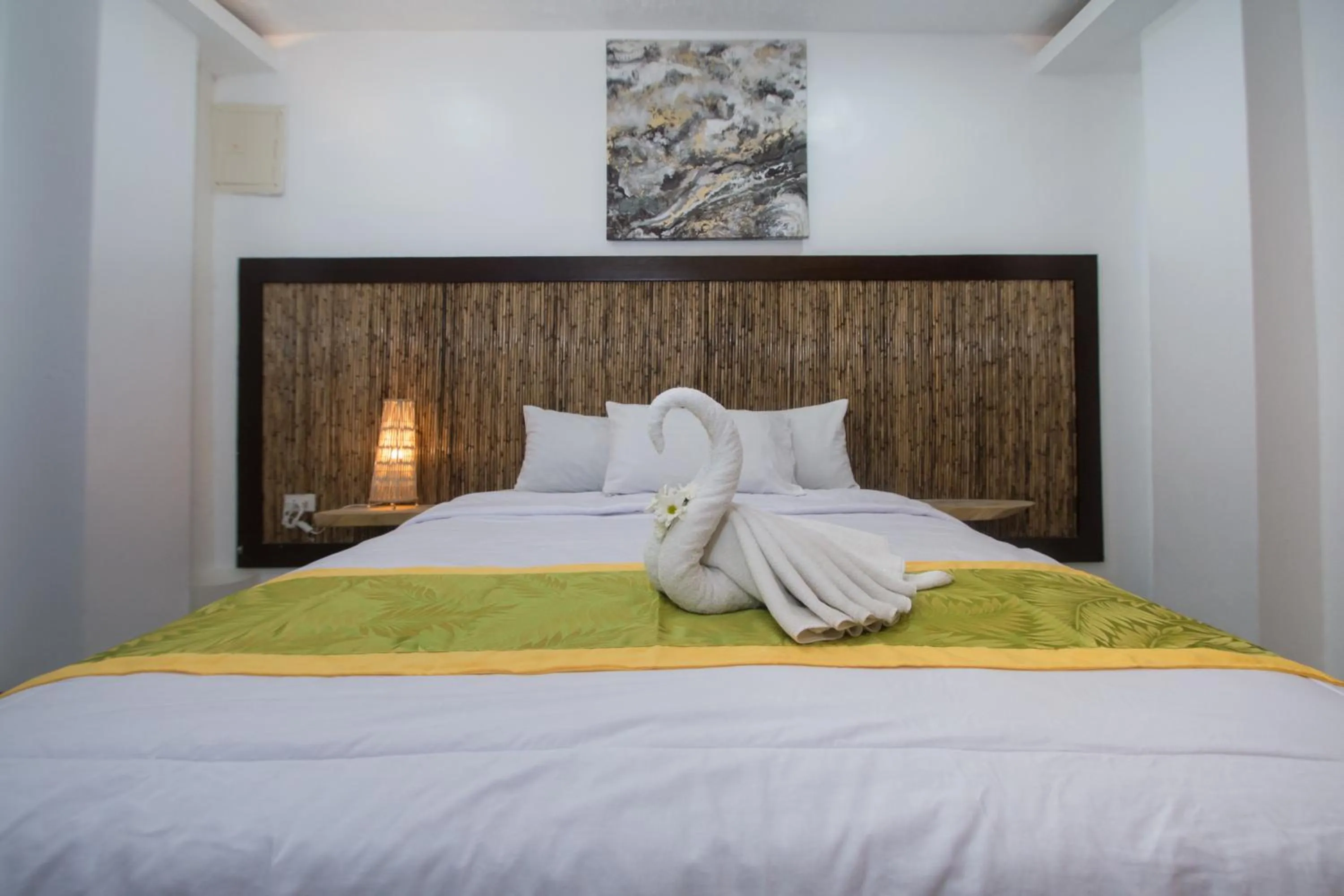 Bed in Bamboo Beach Resort & Restaurant