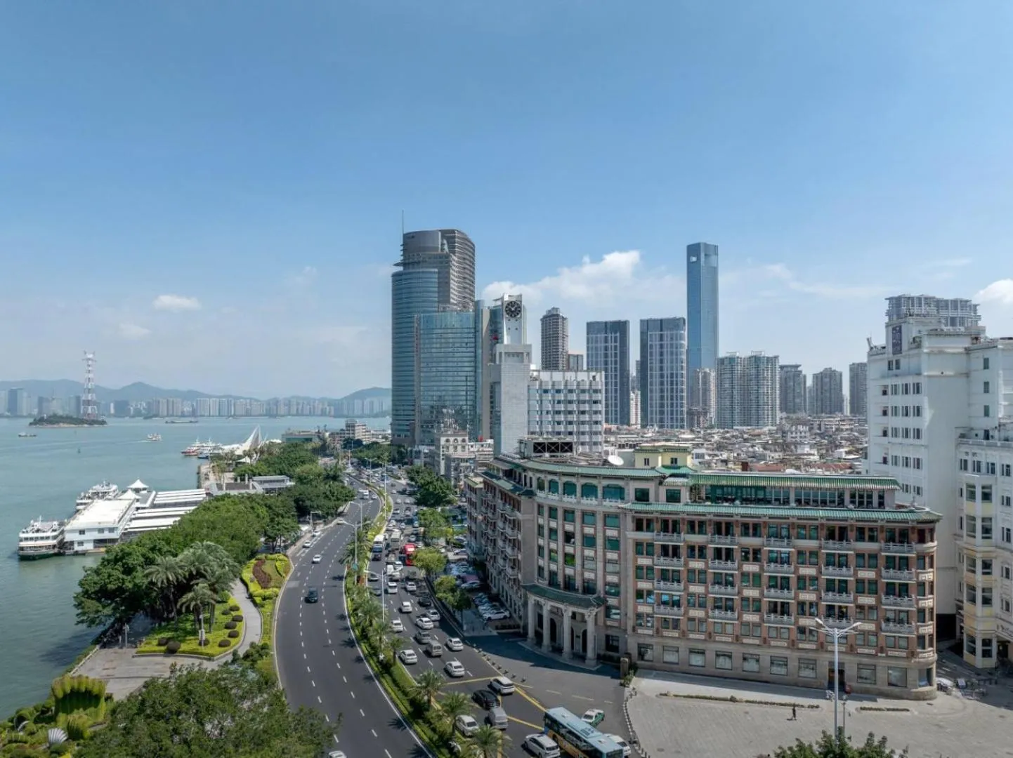 Xiamen Lujiang Harbourview Hotel