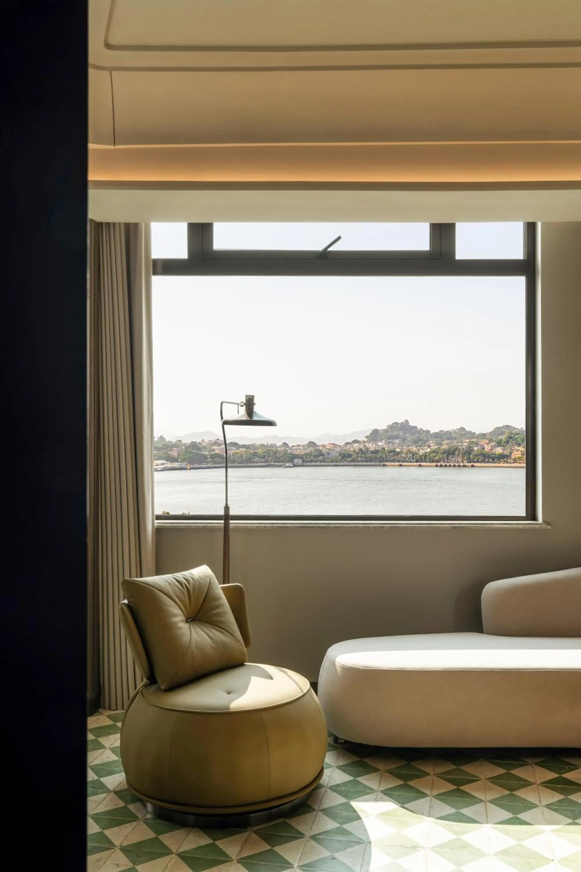 Seating area in Xiamen Lujiang Harbourview Hotel