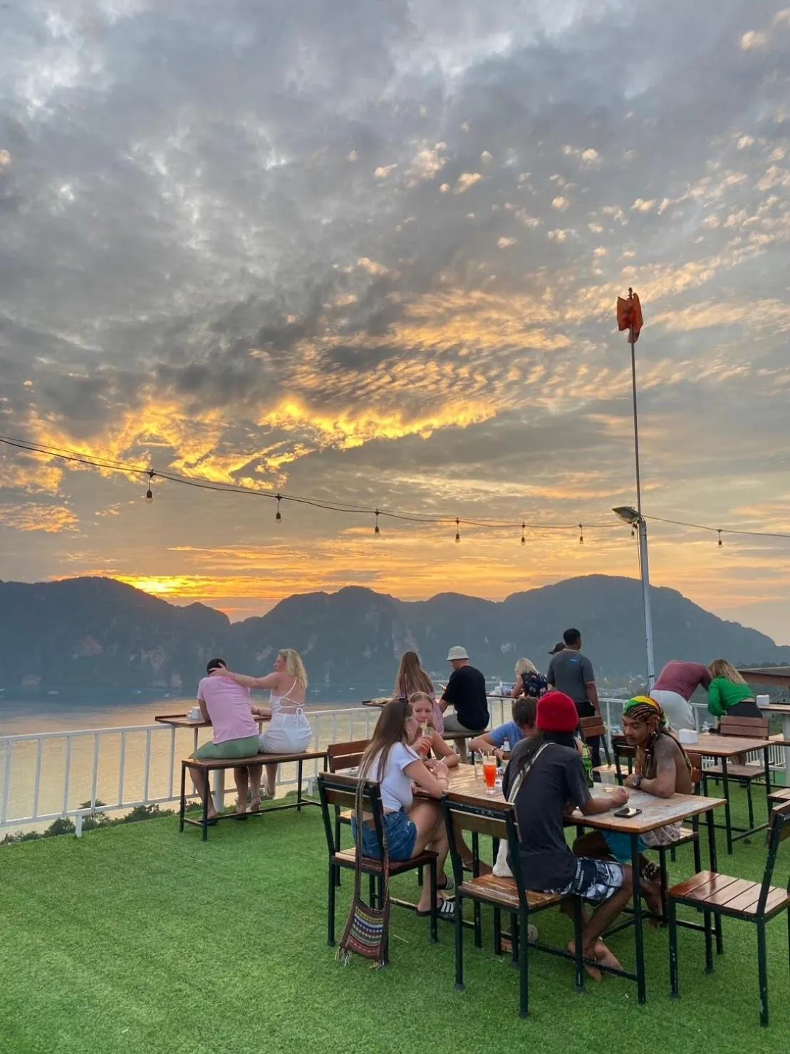 Restaurant/places to eat in Phi Phi Mountain Beach Resort SHA Certified