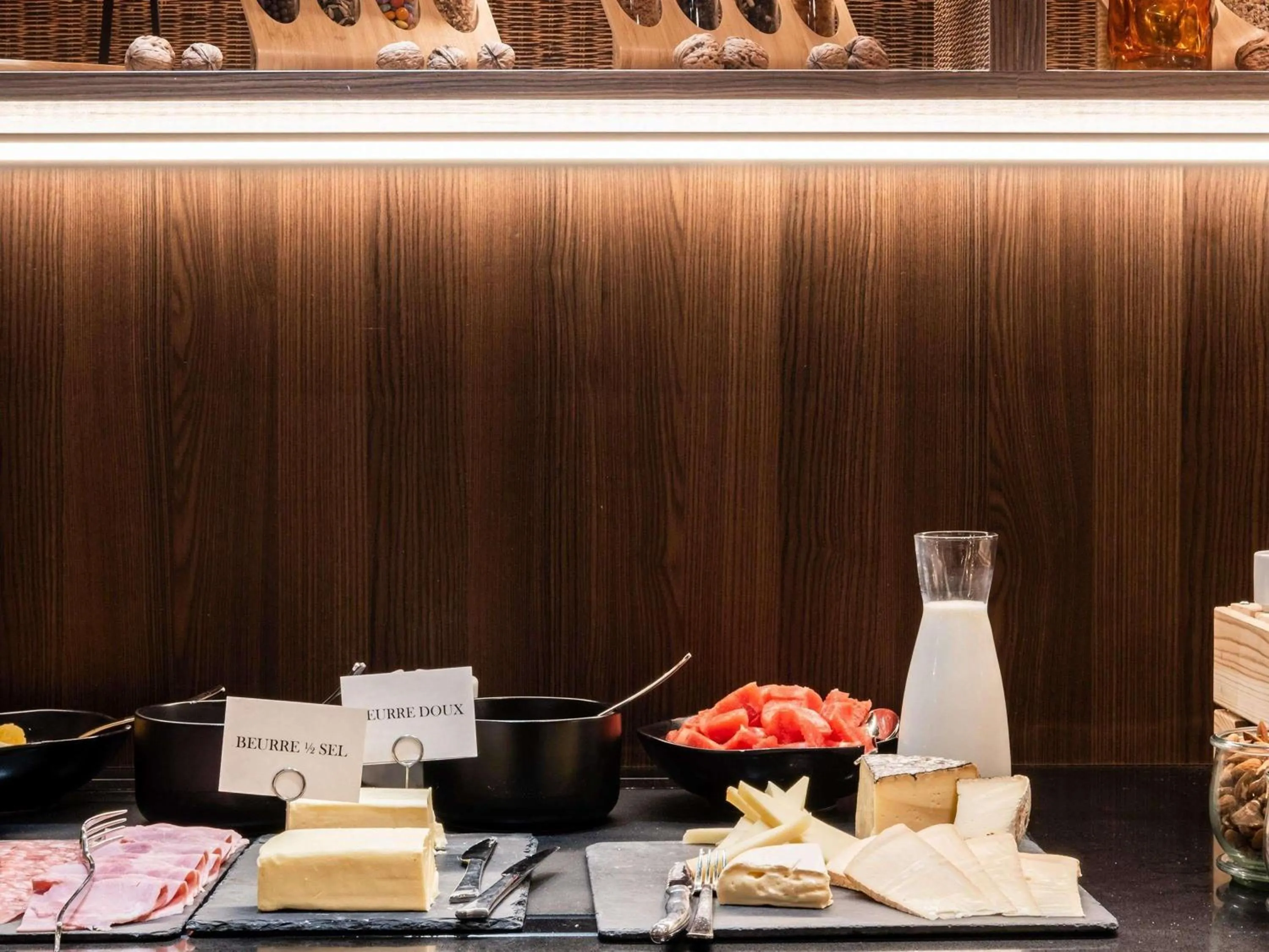 Breakfast in Mercure Grenoble Meylan