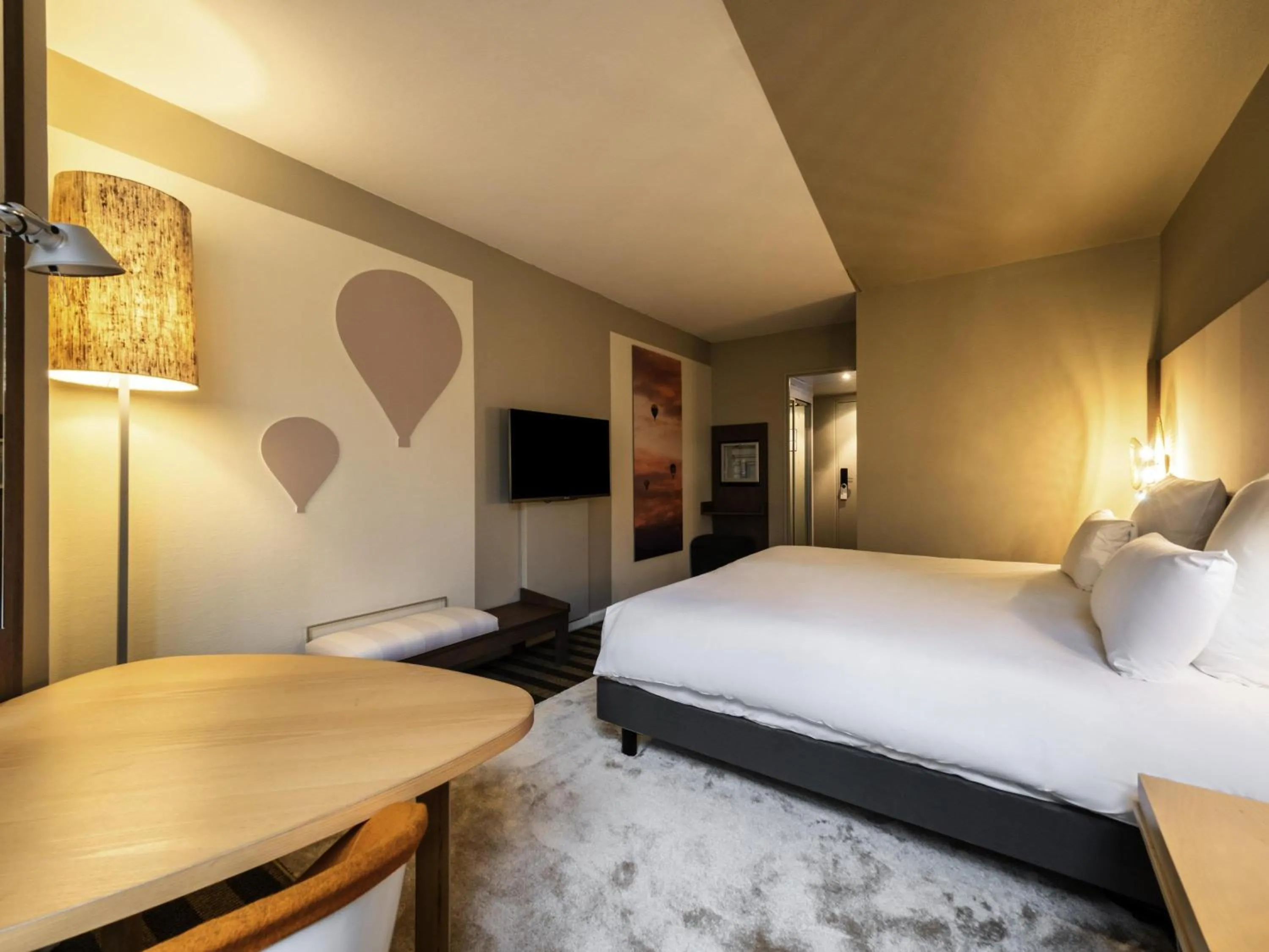 Bedroom, Bed in Mercure Grenoble Meylan