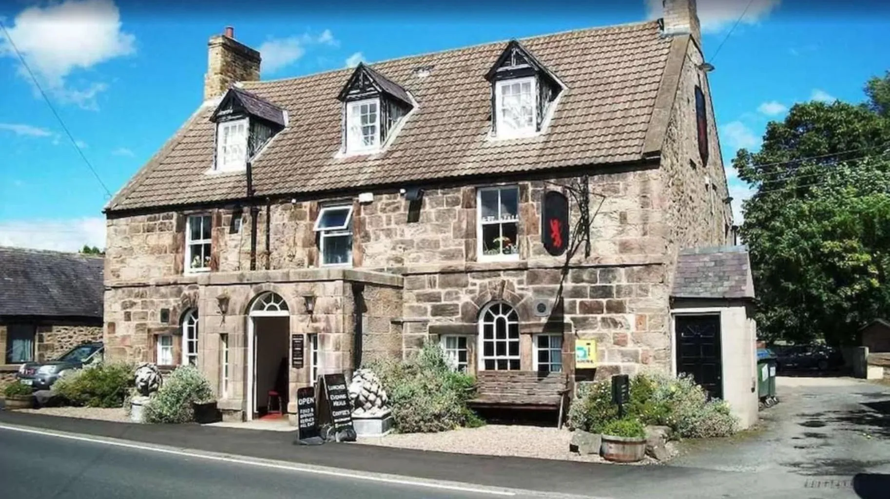 Property building in Red Lion Inn