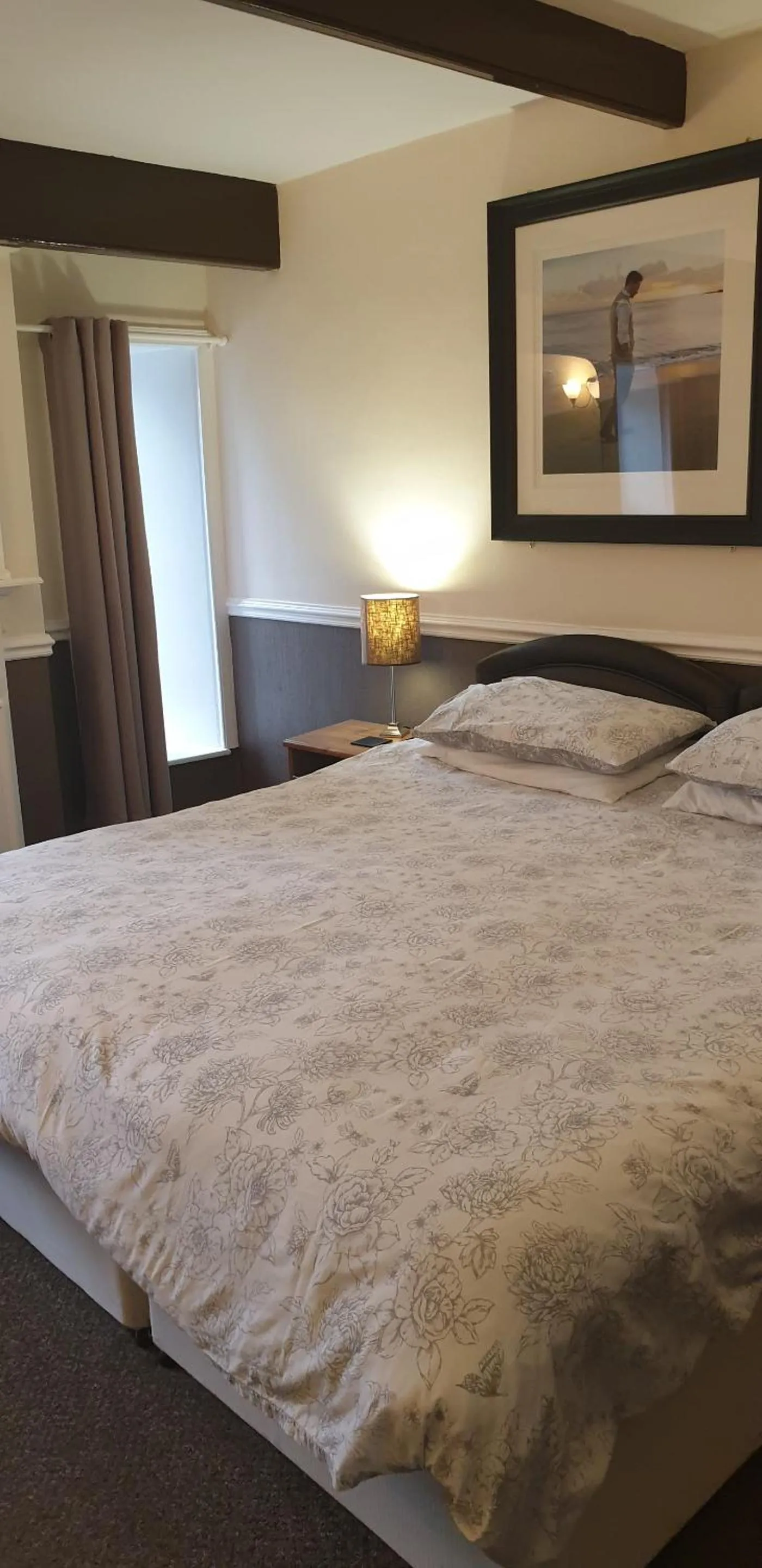 Bedroom, Bed in Red Lion Inn