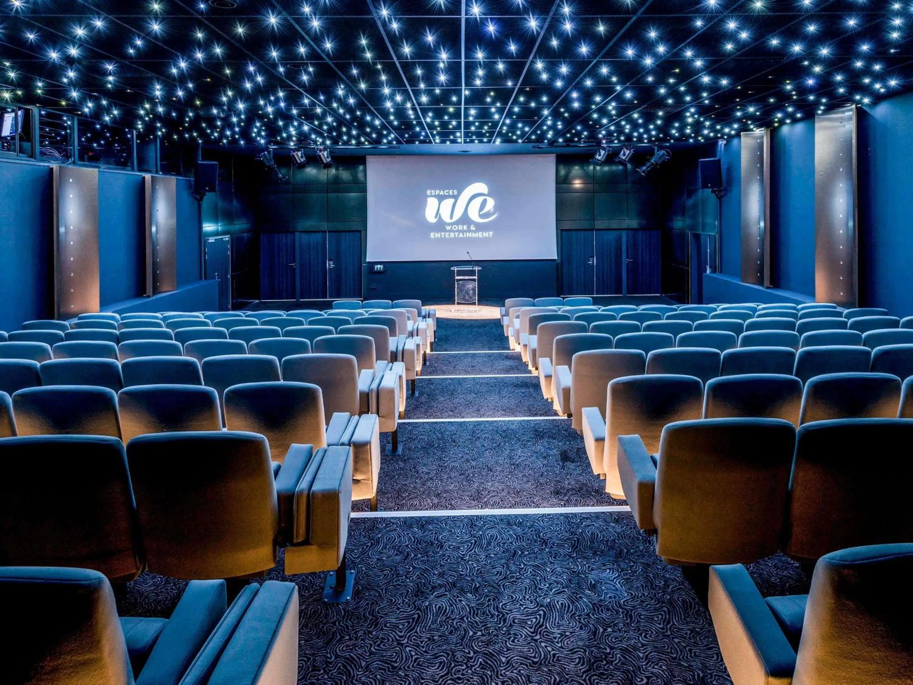 Property building in Hotel Mercure Toulouse Centre Compans