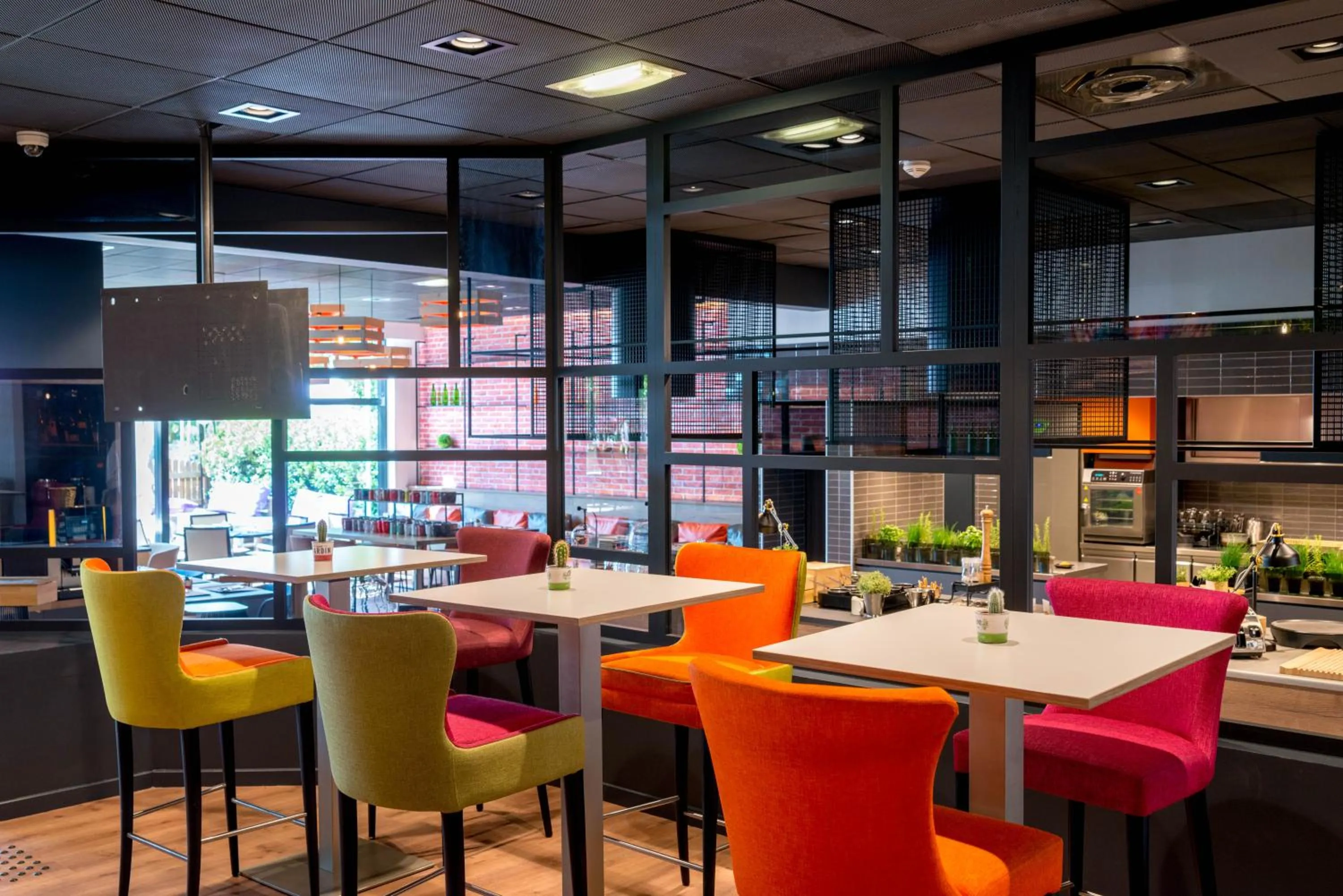 Restaurant/places to eat in Hotel Mercure Toulouse Centre Compans