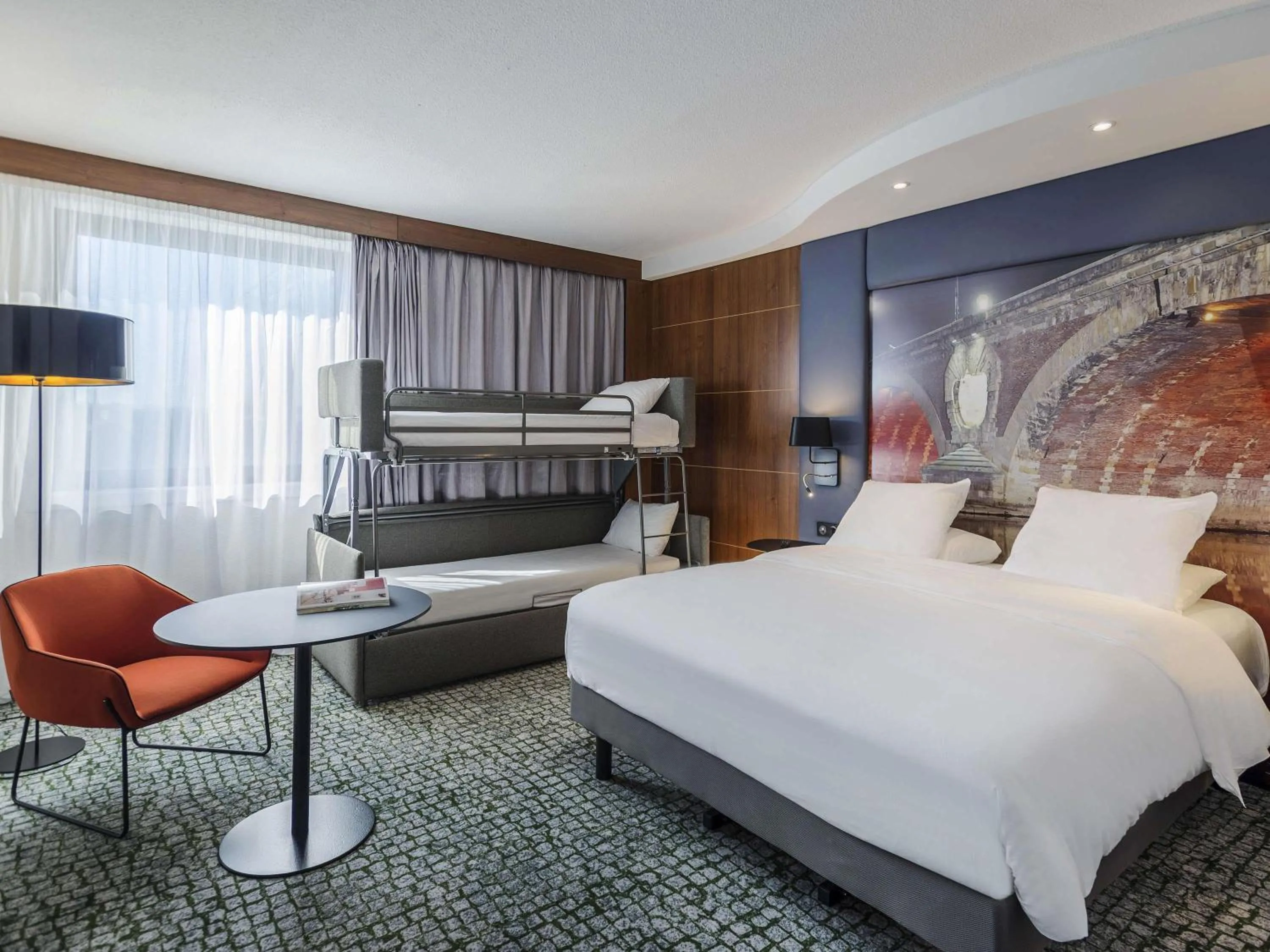 Bedroom, Bed in Hotel Mercure Toulouse Centre Compans