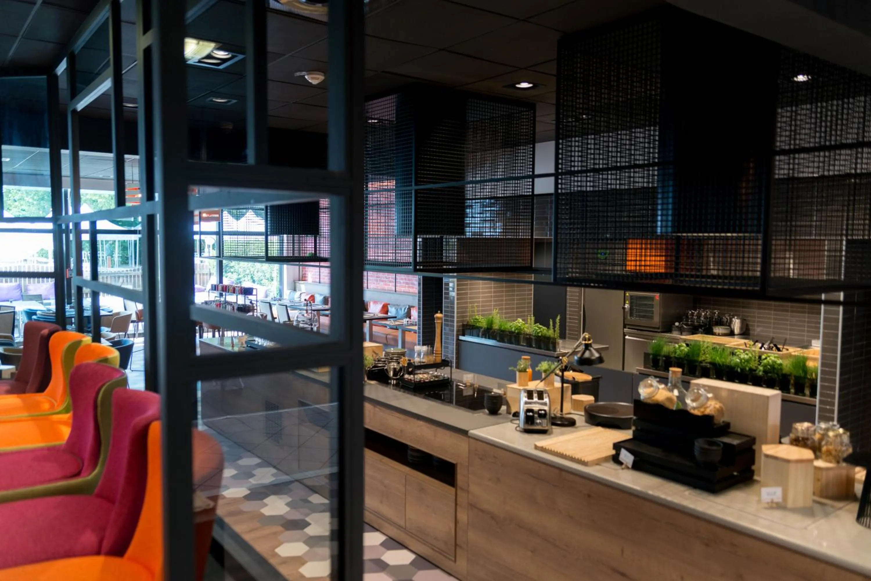 Restaurant/places to eat in Hotel Mercure Toulouse Centre Compans