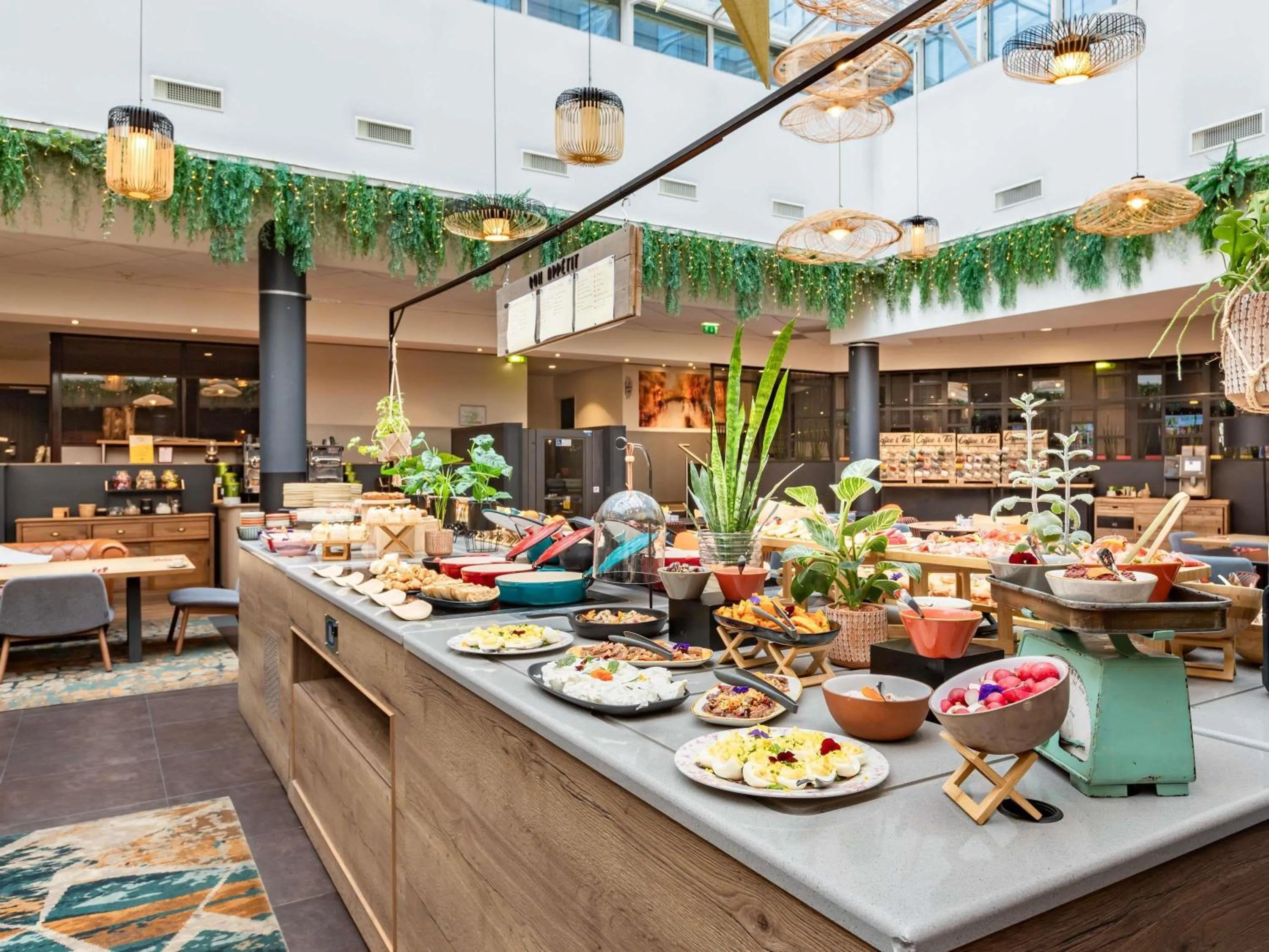 Restaurant/places to eat in Hotel Mercure Toulouse Centre Compans