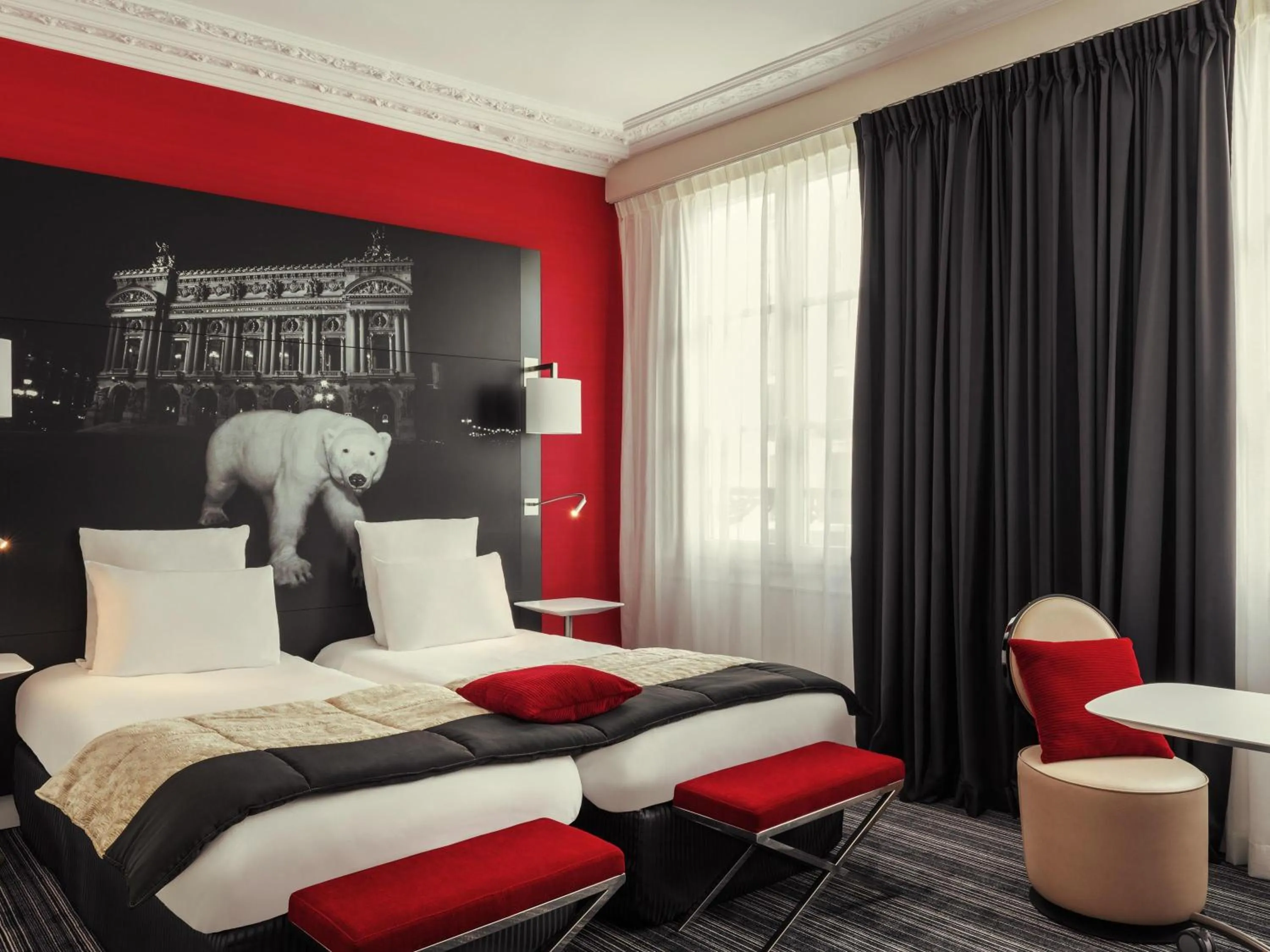 Bedroom, Bed in Mercure Paris Opera Louvre