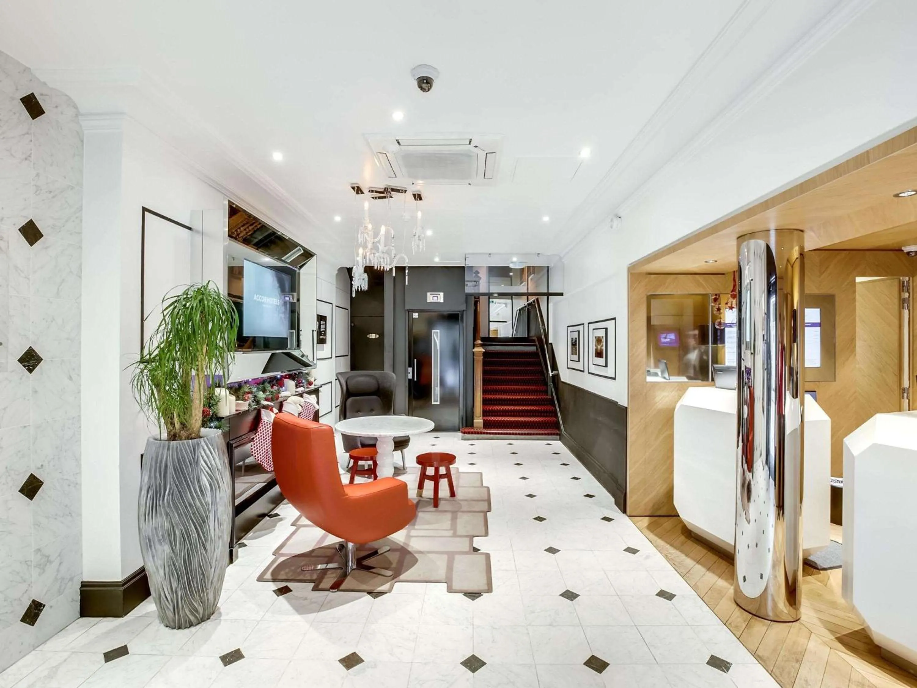 Property building in Mercure Paris Opera Louvre