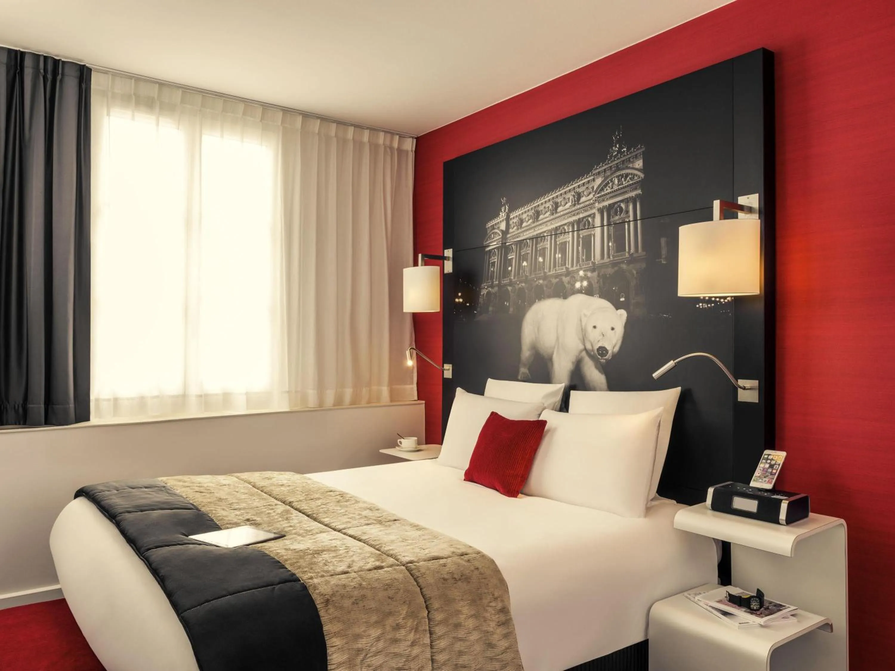 Bedroom, Bed in Mercure Paris Opera Louvre