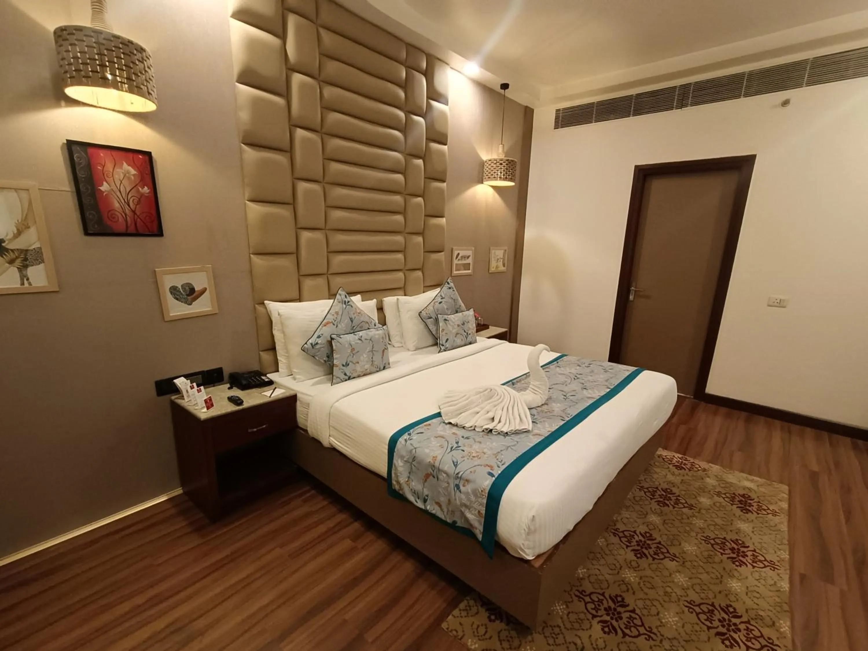 Bed in Lords Plaza Jaipur