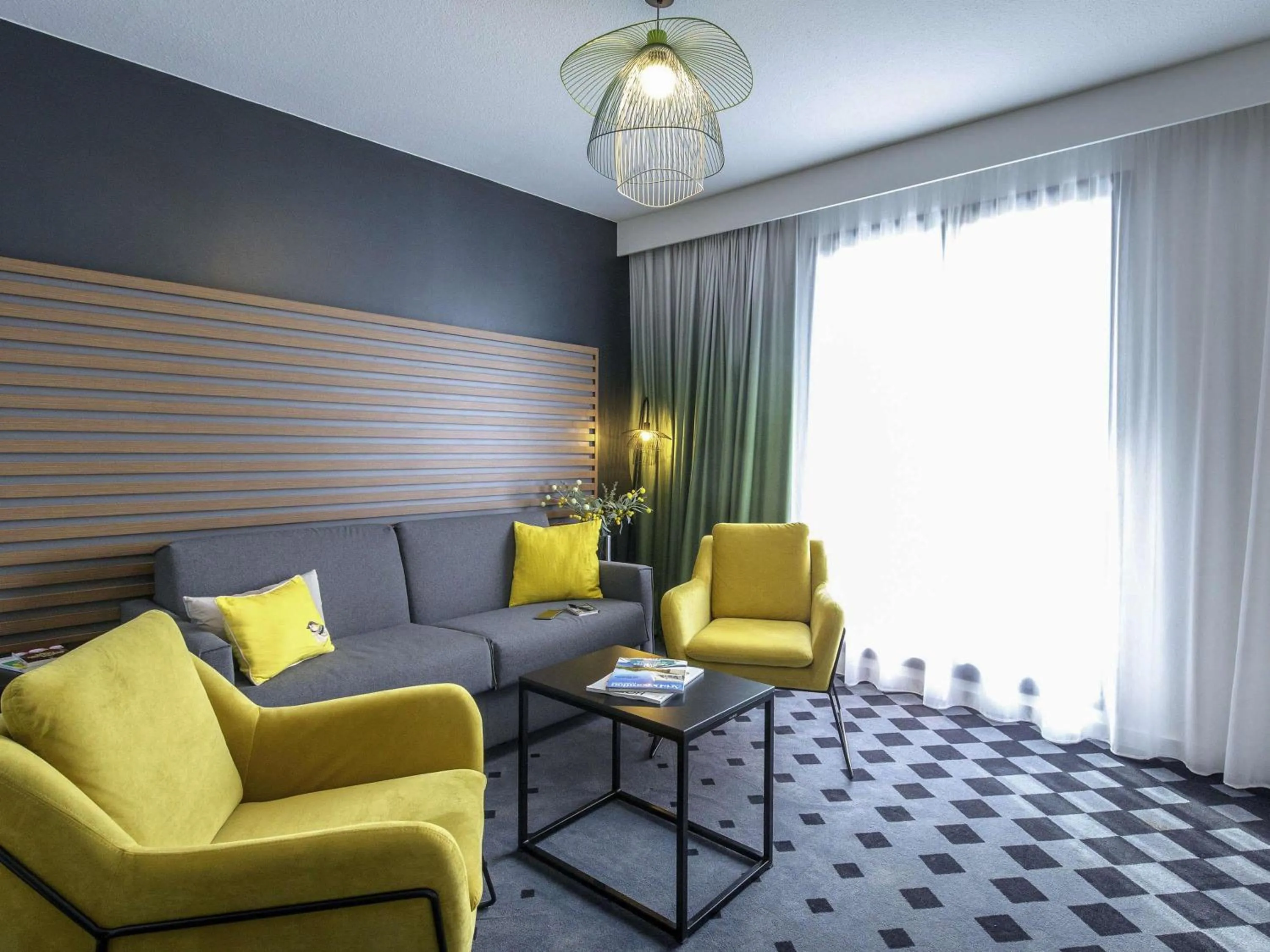 Photo of the whole room in Mercure Hyères Centre Côte d'Azur