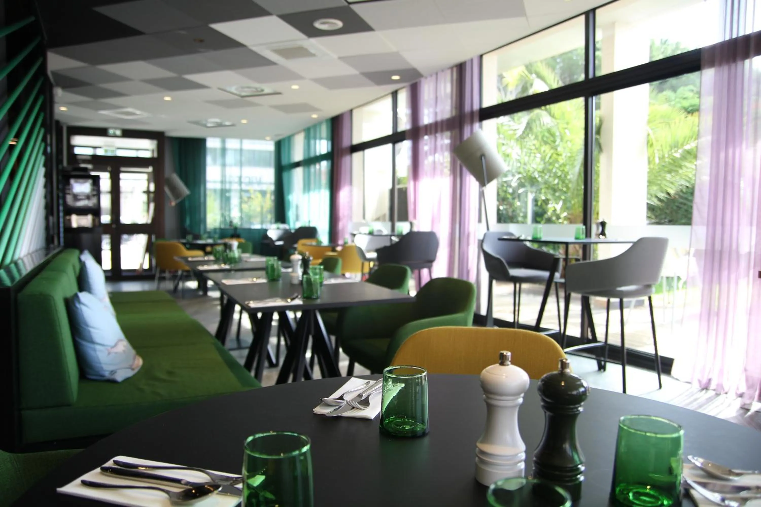 Restaurant/places to eat in Mercure Hyères Centre Côte d'Azur