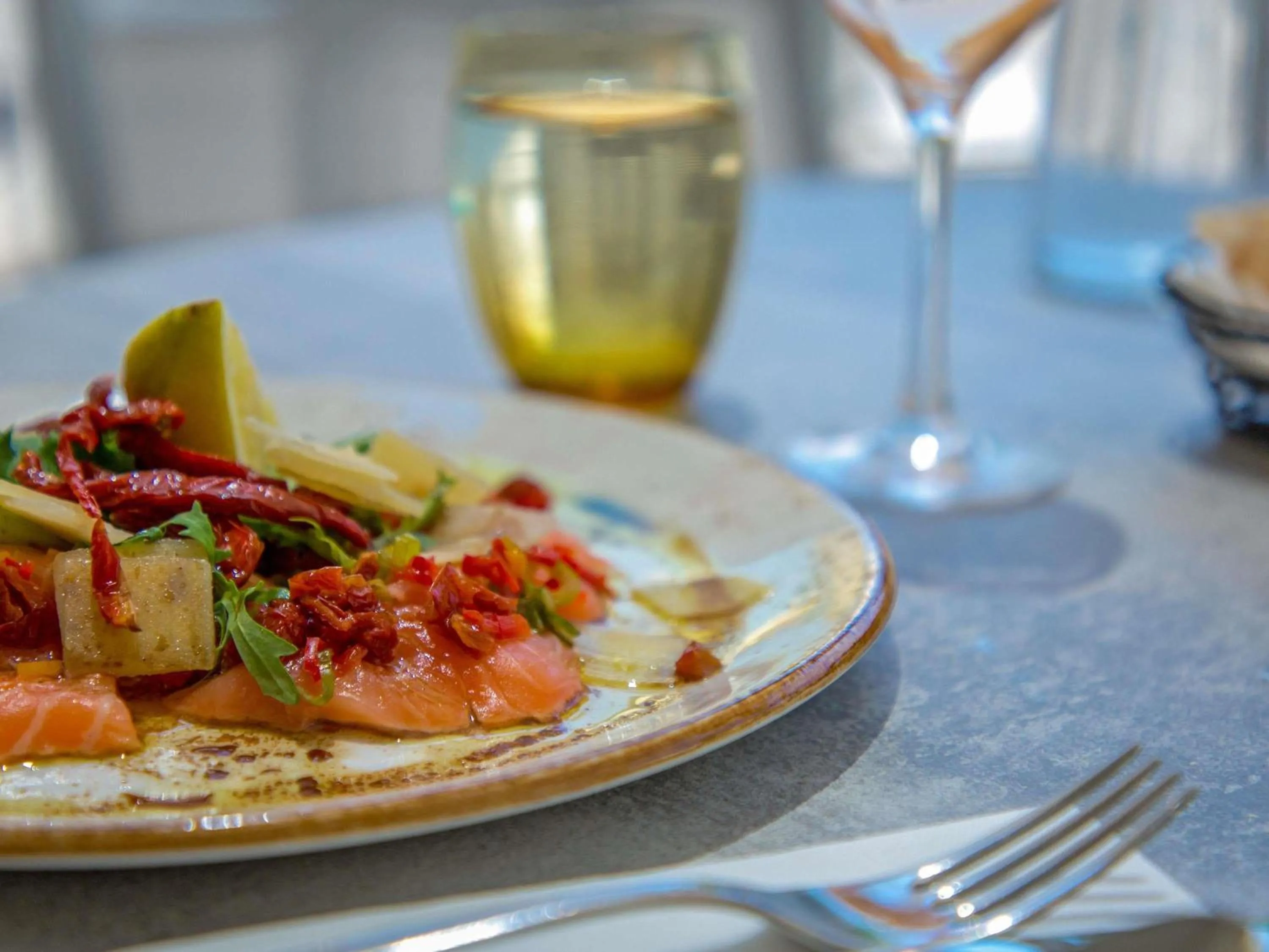 Lounge or bar in Mercure Hyères Centre Côte d'Azur