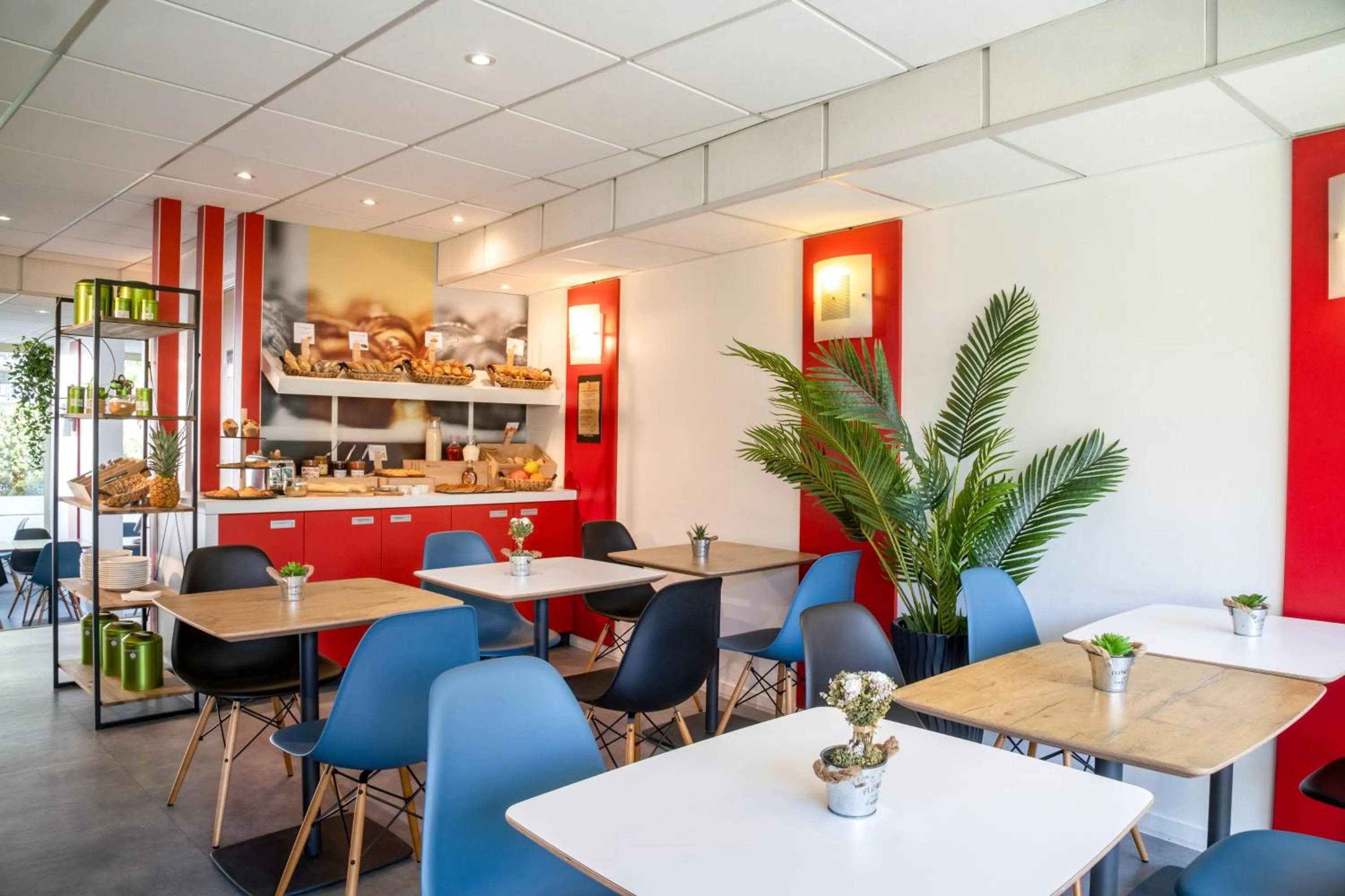 Breakfast in ibis Cannes Plage La Bocca