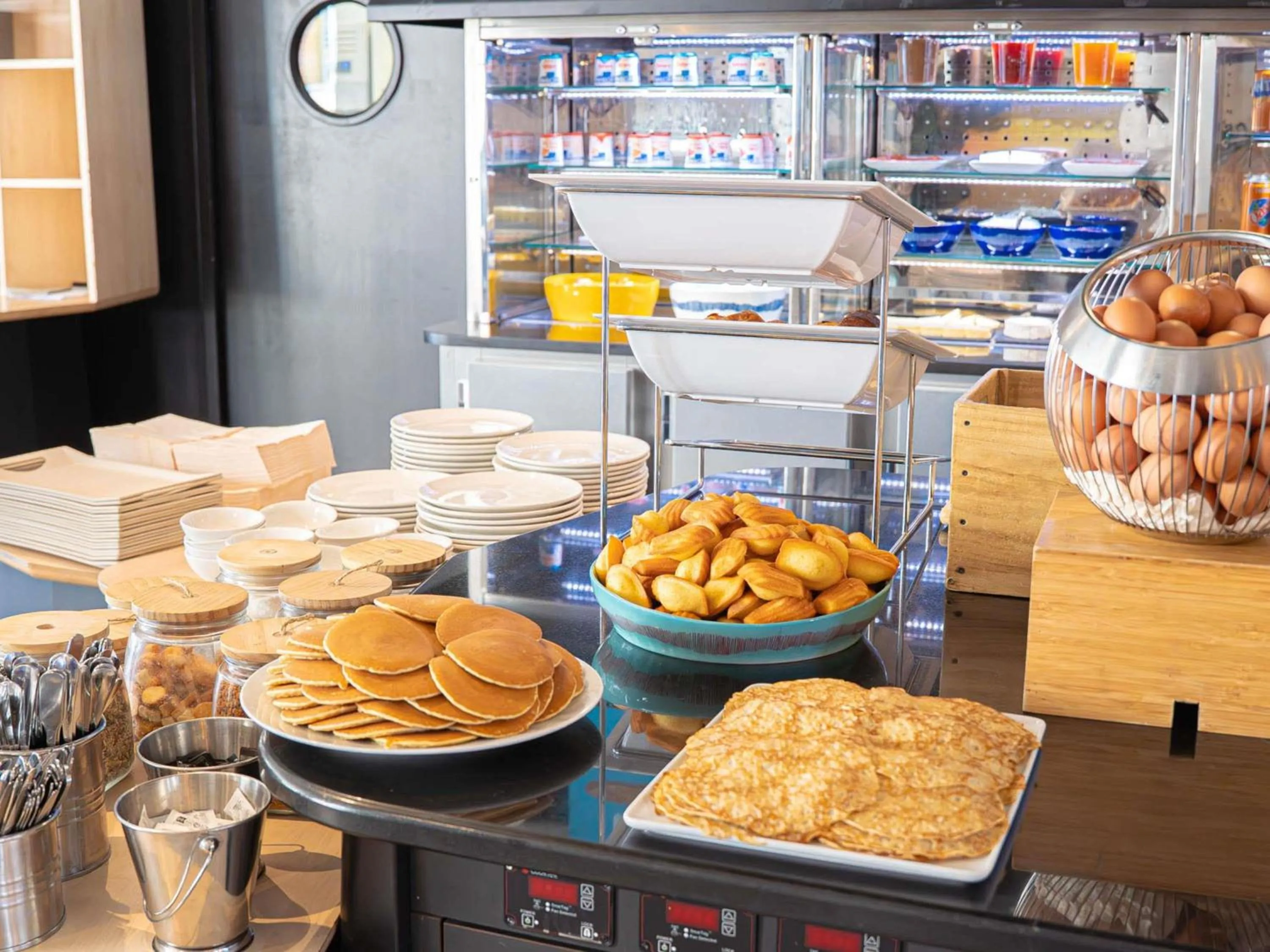 Breakfast in Novotel Suites Paris Montreuil Vincennes